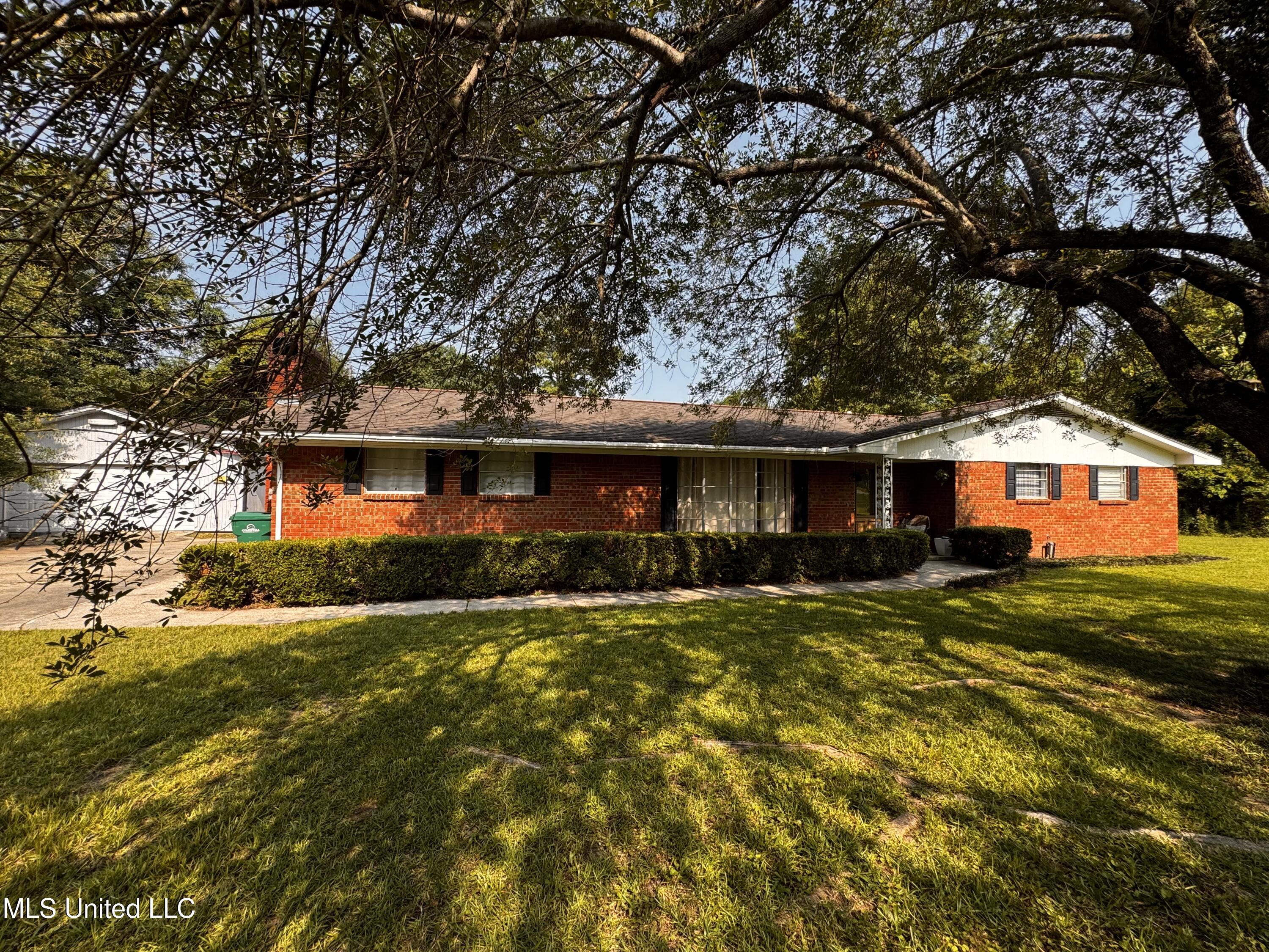 138 Essex Court, Picayune, Mississippi image 3