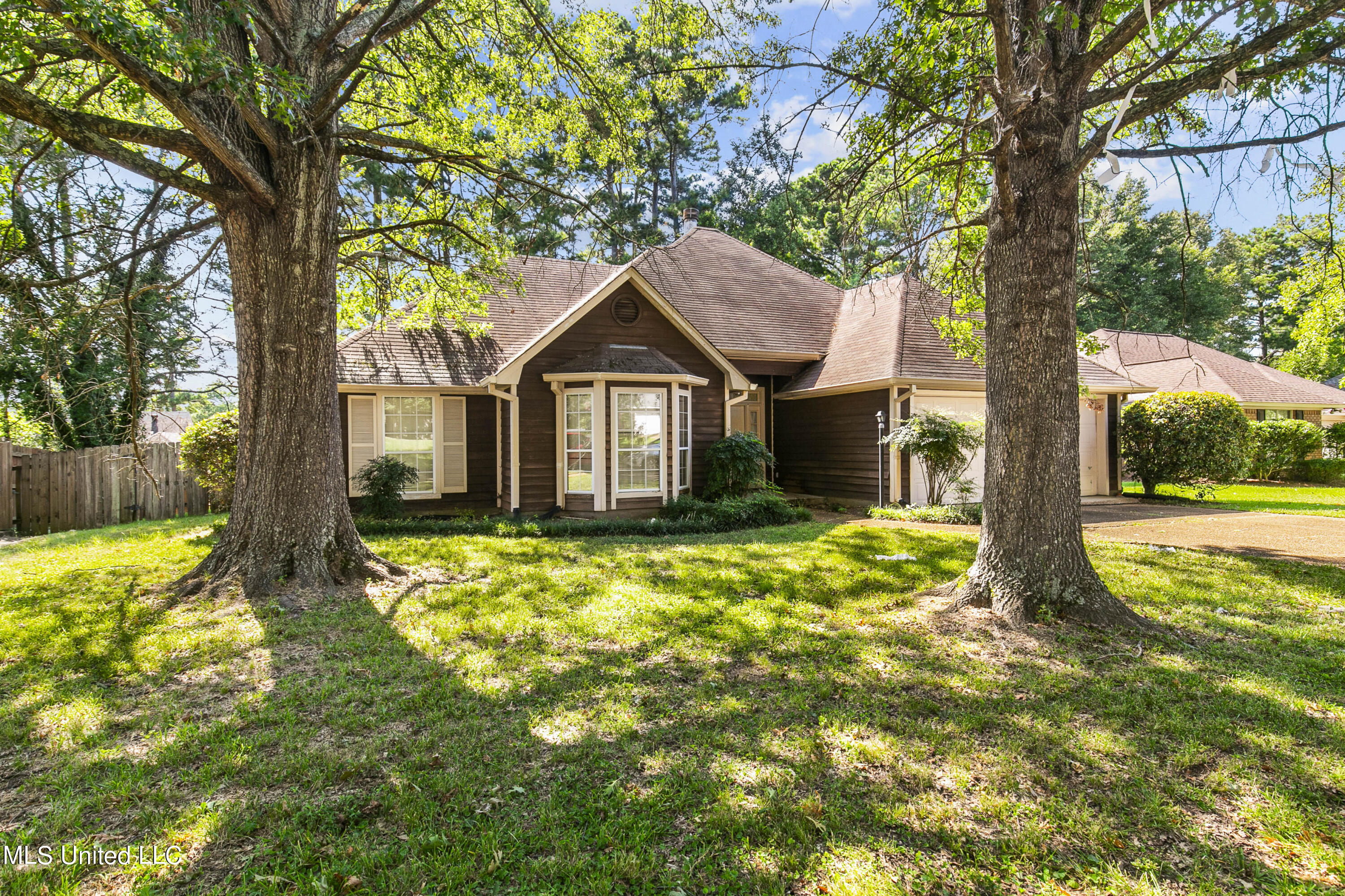 372 Mockingbird Lane Lane, Madison, Mississippi image 1