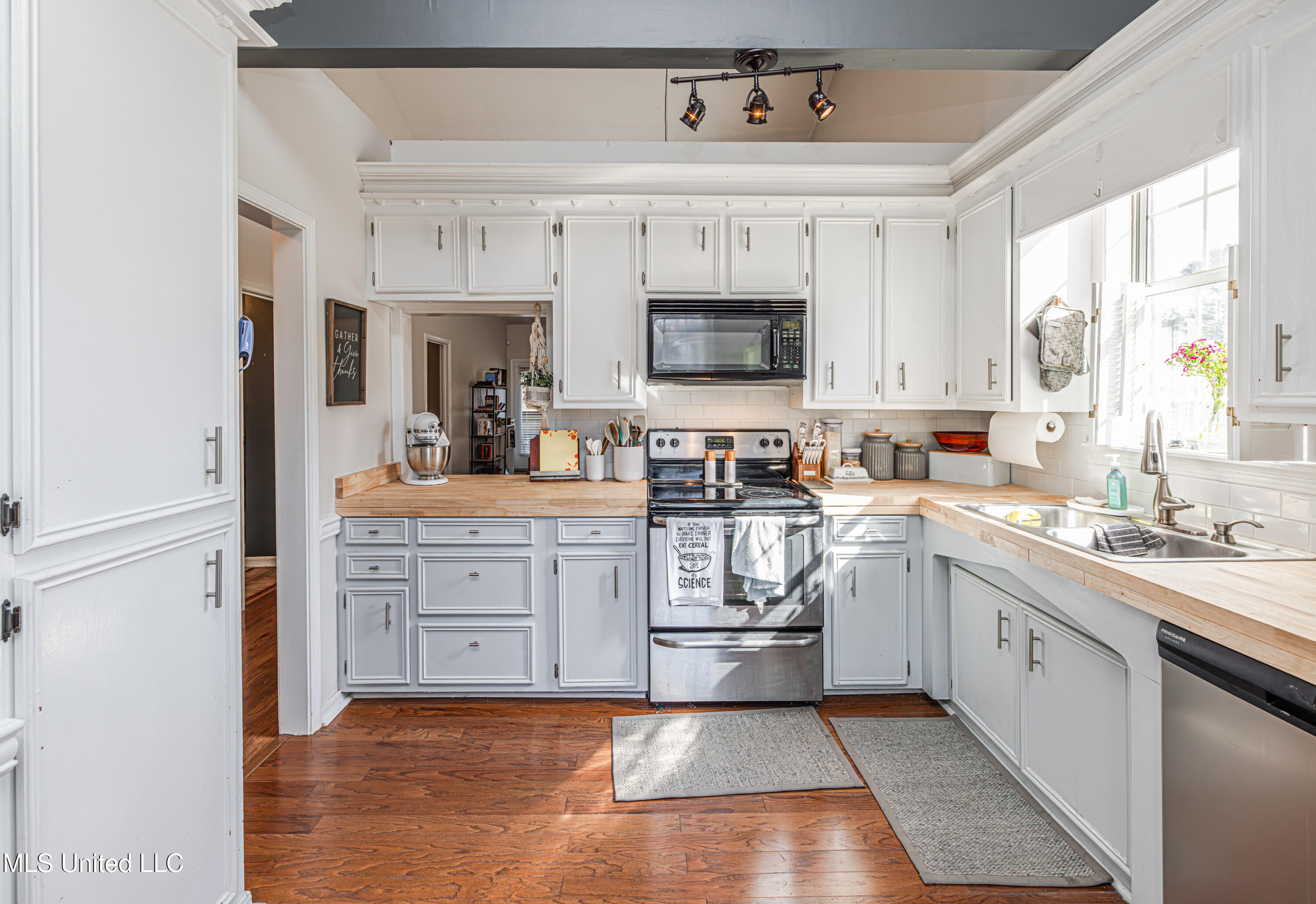 211 Northtown Drive, Jackson, Mississippi image 12
