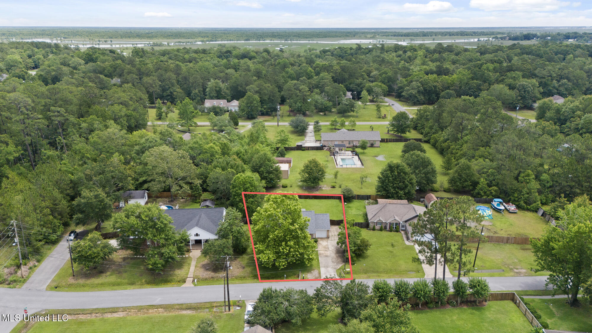 8730 Boxwood Lane, Gautier, Mississippi image 29