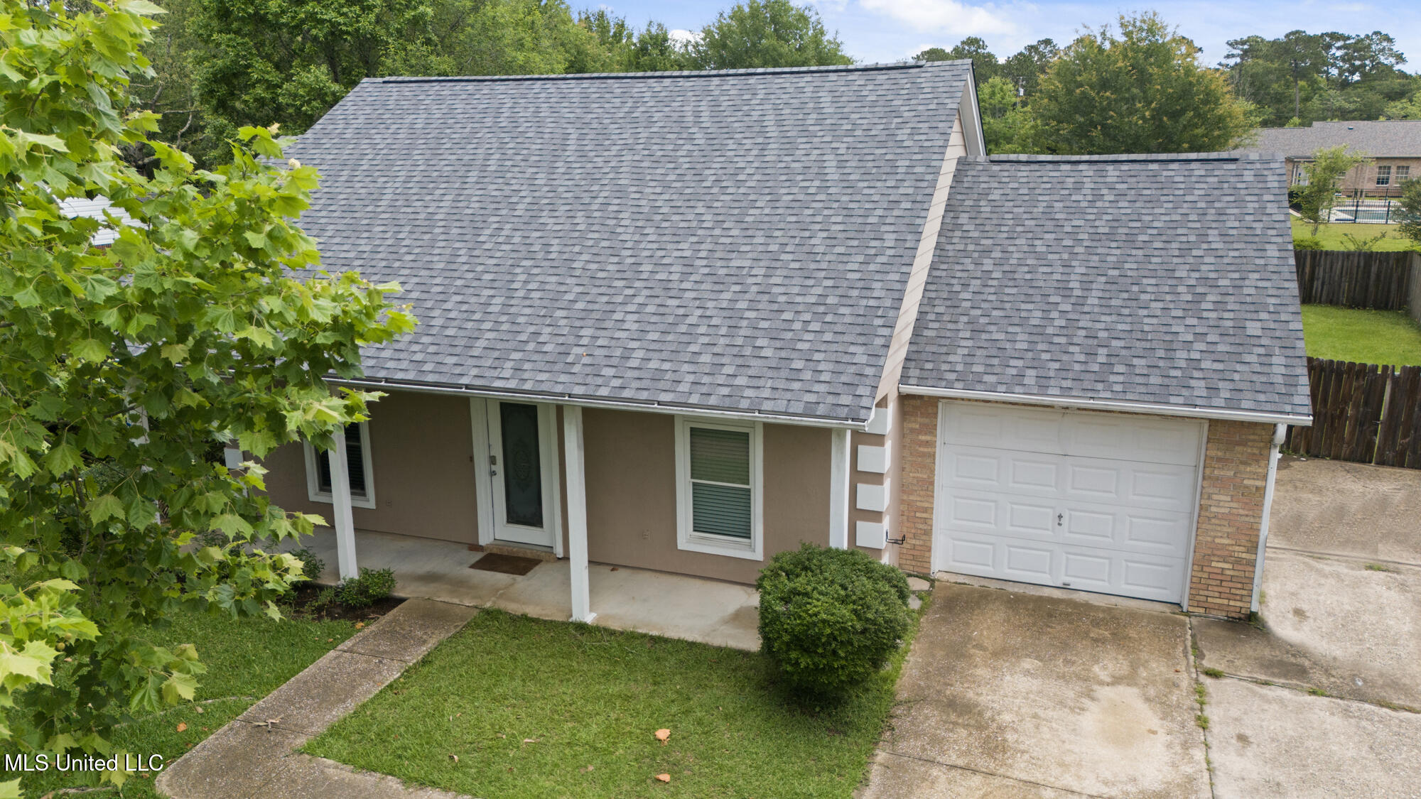 8730 Boxwood Lane, Gautier, Mississippi image 5