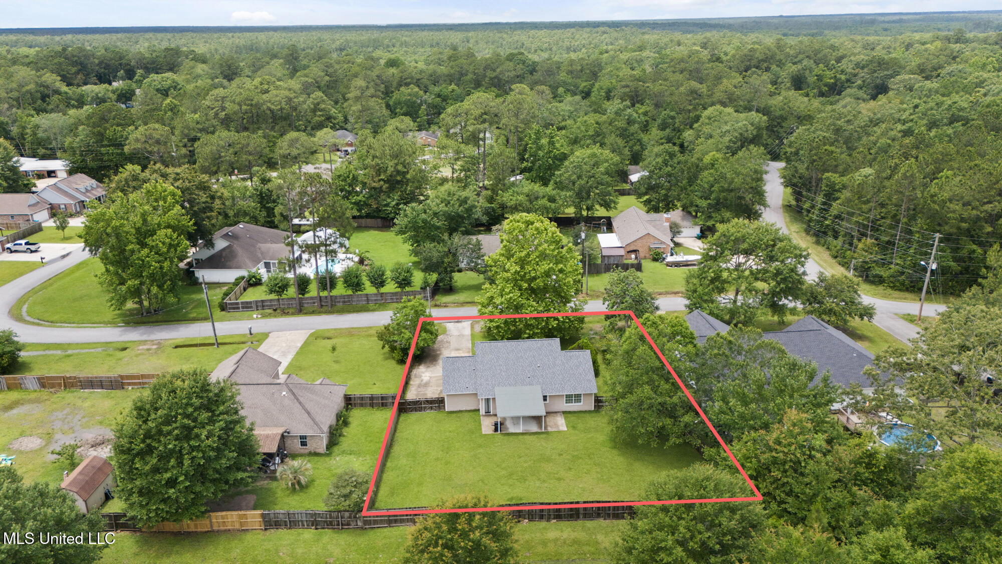 8730 Boxwood Lane, Gautier, Mississippi image 35