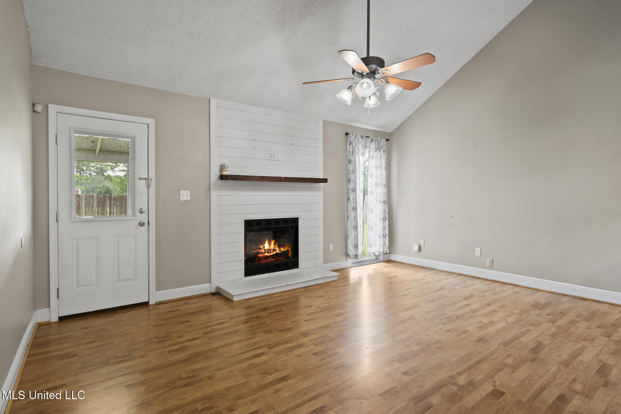 8730 Boxwood Lane, Gautier, Mississippi image 8