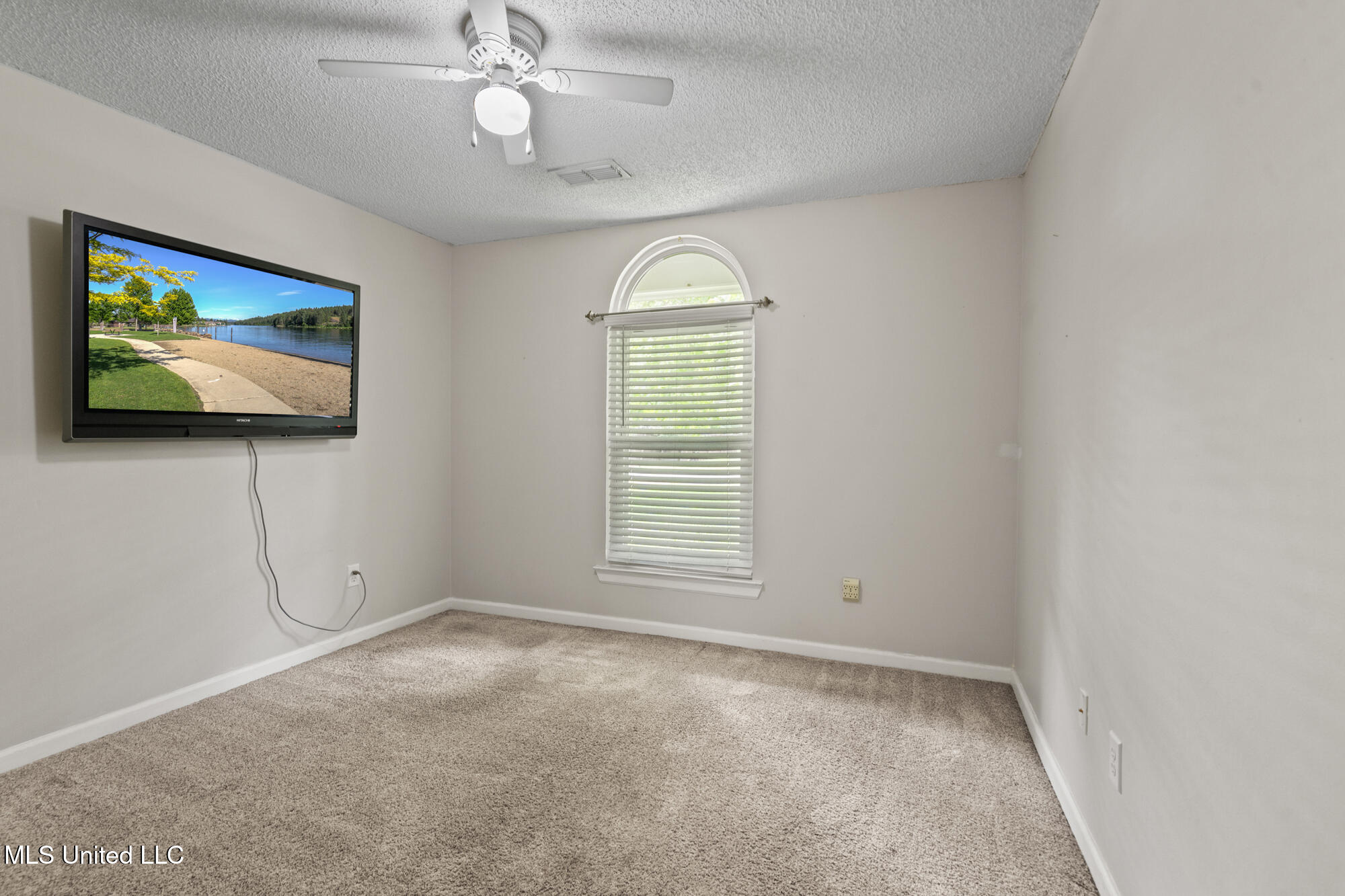 8730 Boxwood Lane, Gautier, Mississippi image 22
