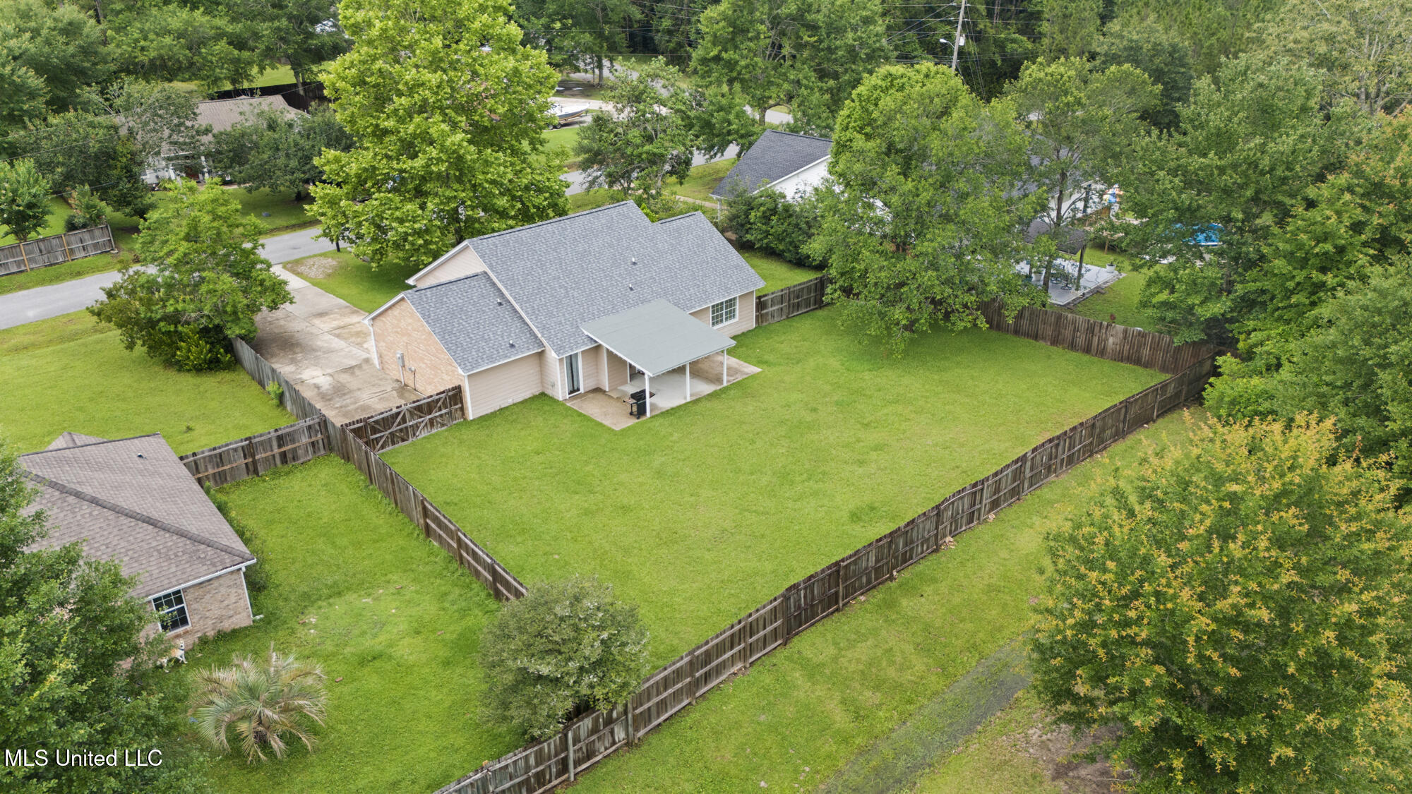 8730 Boxwood Lane, Gautier, Mississippi image 33