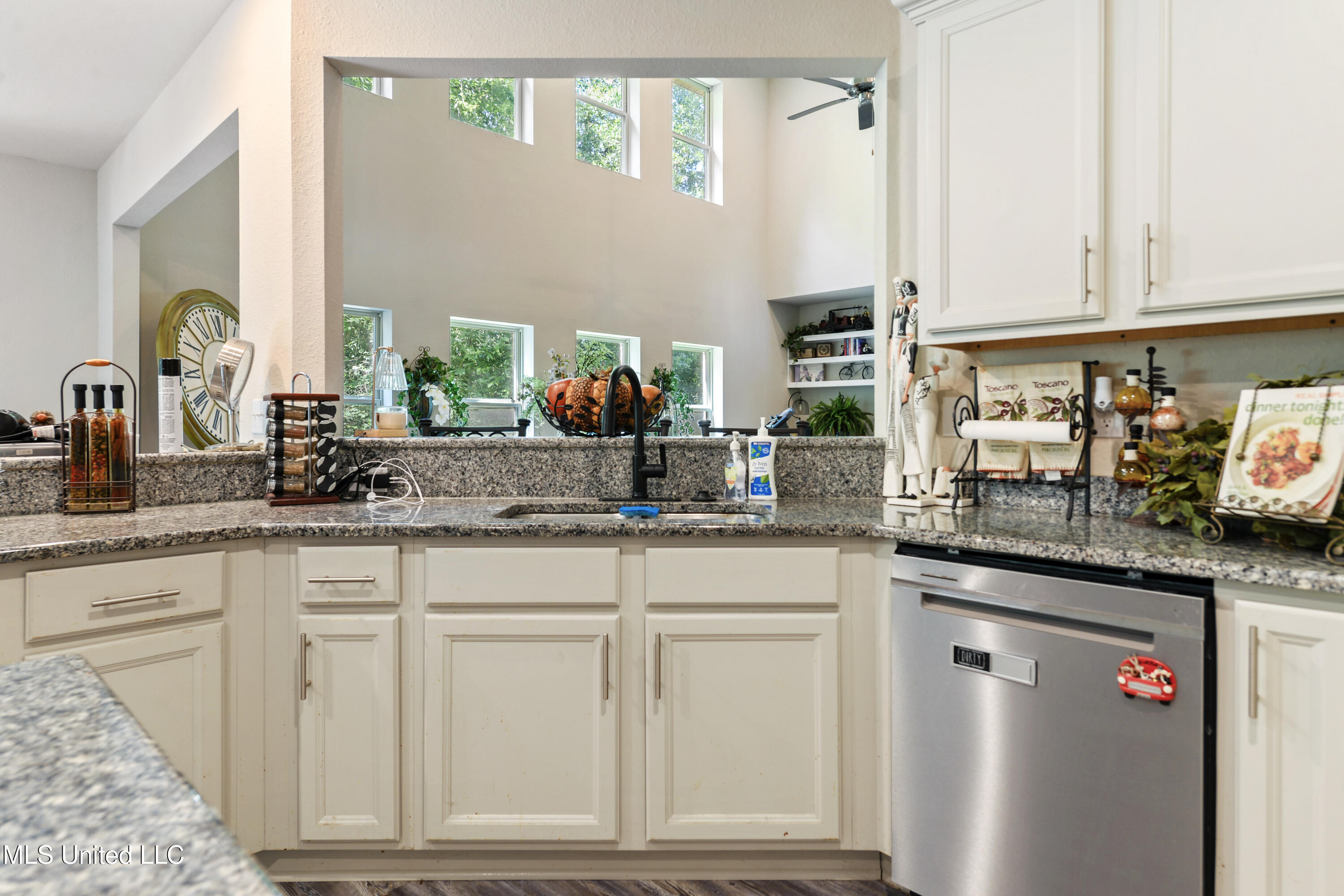 8448 Rock Glen Road, Biloxi, Mississippi image 12