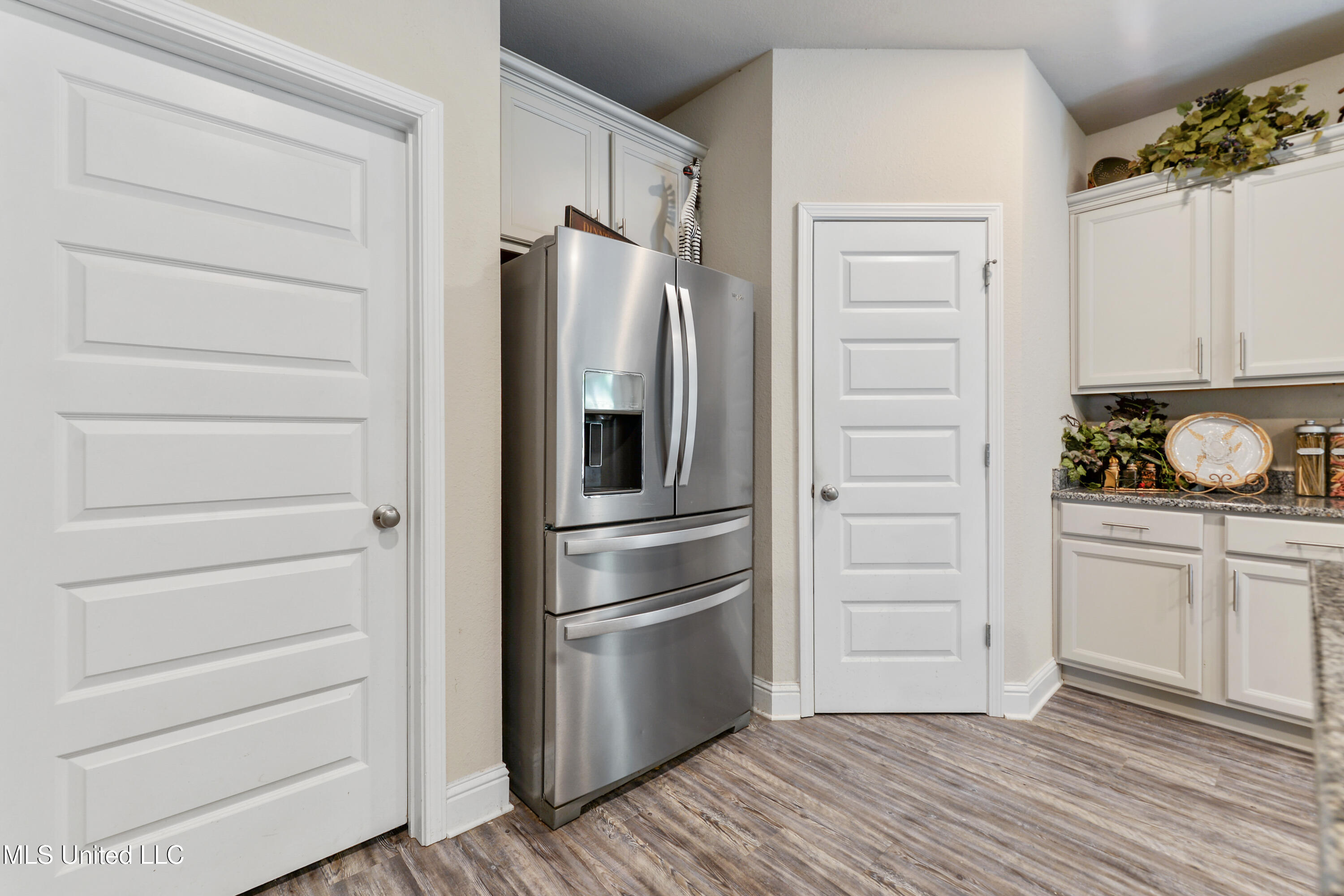 8448 Rock Glen Road, Biloxi, Mississippi image 13