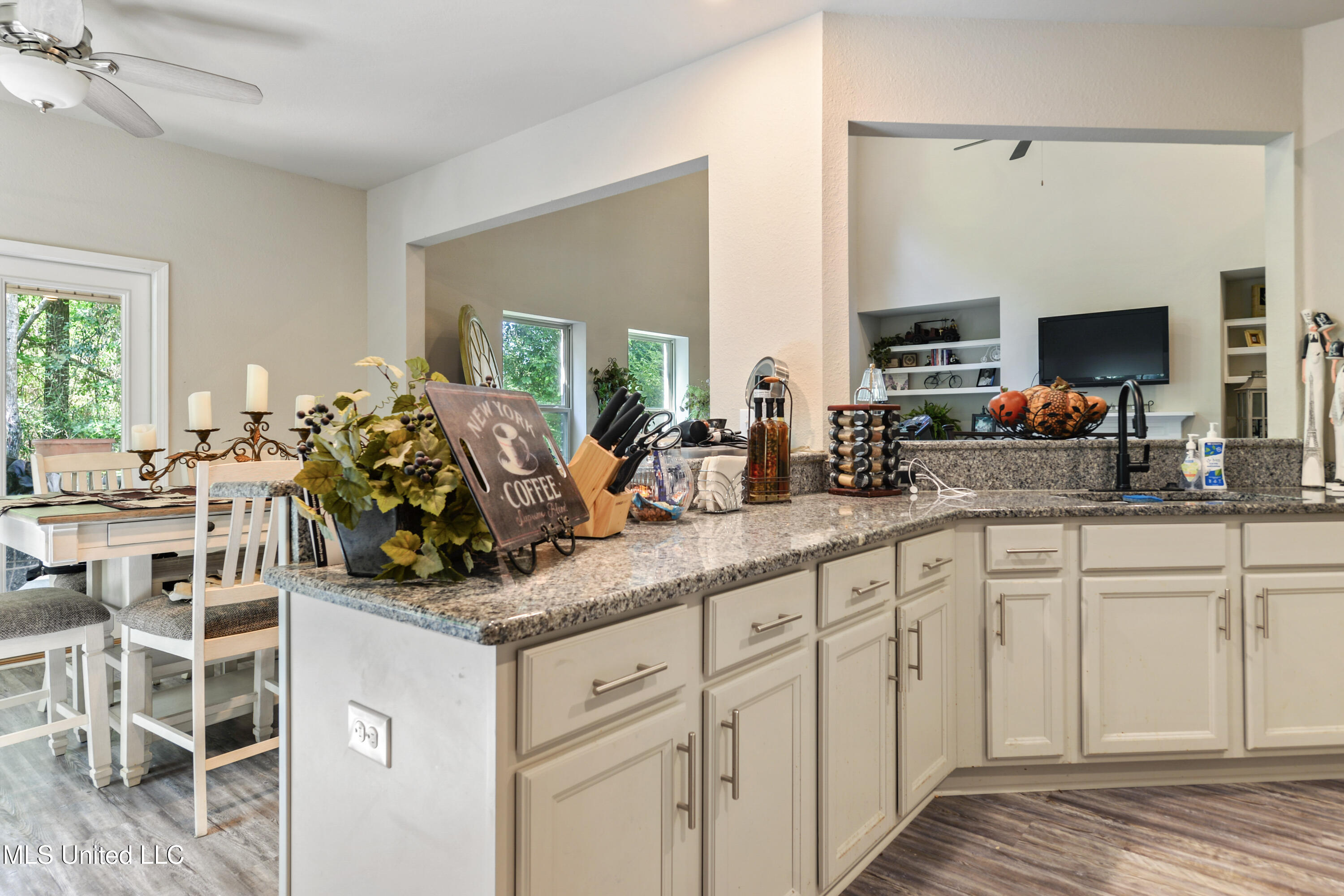 8448 Rock Glen Road, Biloxi, Mississippi image 11