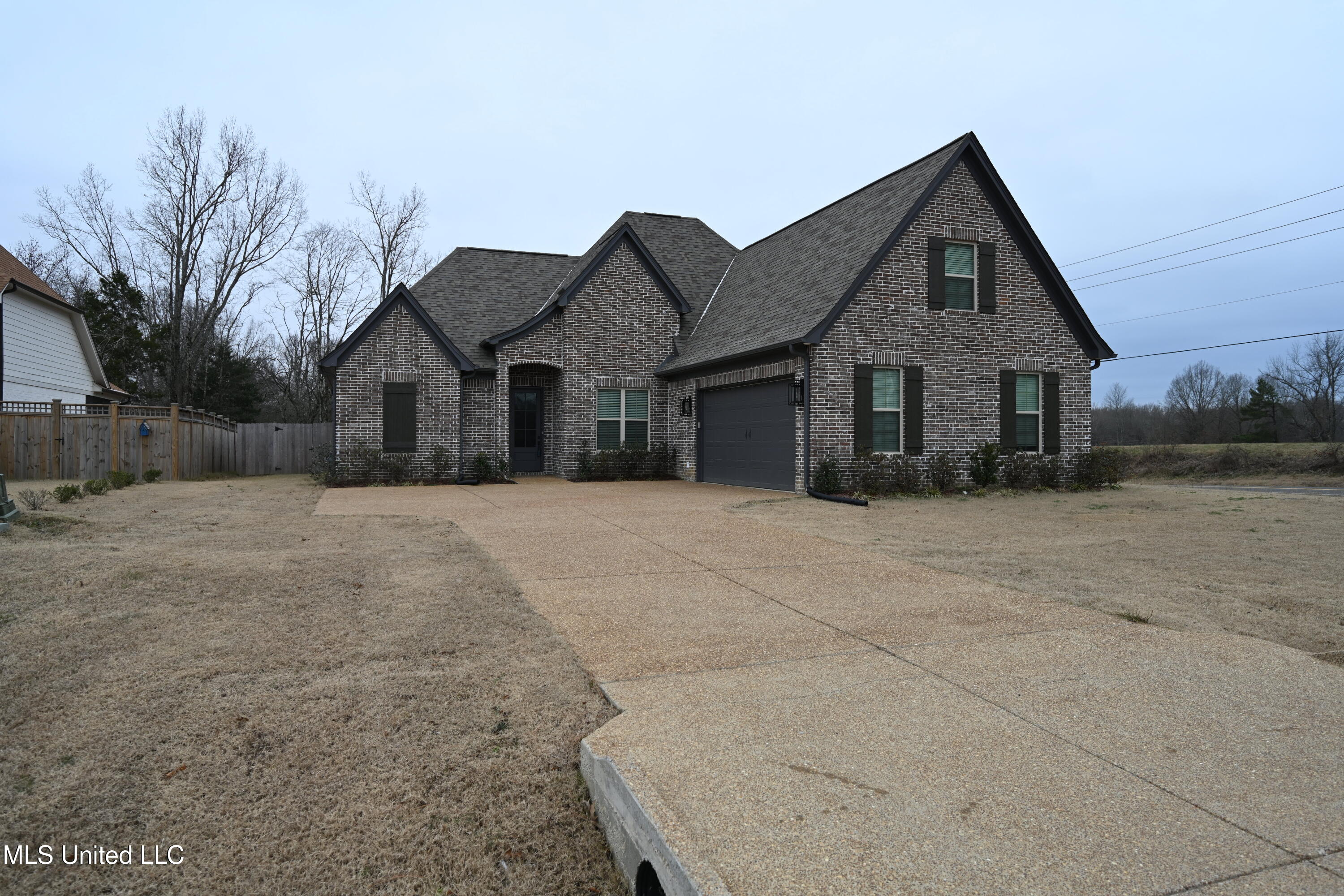 4007 Bakersfield Drive, Nesbit, Mississippi image 1