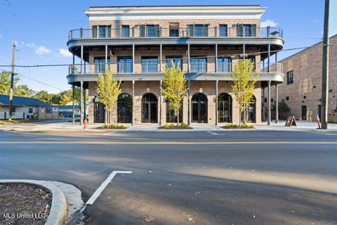 Condo For Sale - 1515 Government Street<br/> Ocean Springs, MS 39564