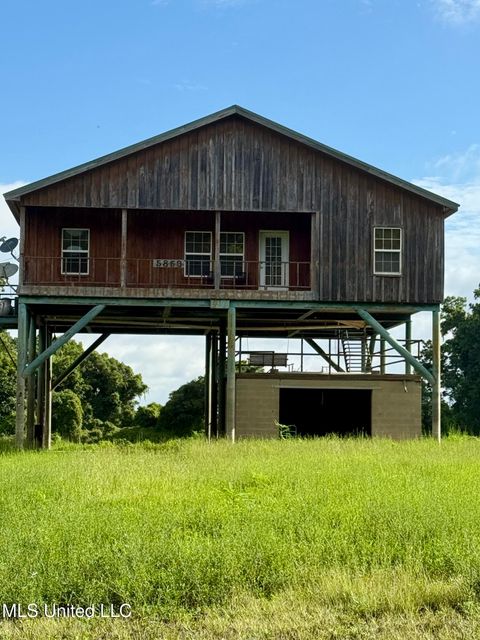 Homes For Sale - 5859 Lake Mary Road<br/> Wilkinson County, Woodville, MS 39669