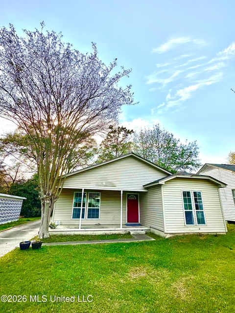 Homes For Sale - 212 N 19th Avenue<br/> Forrest County, Hattiesburg, MS 39401