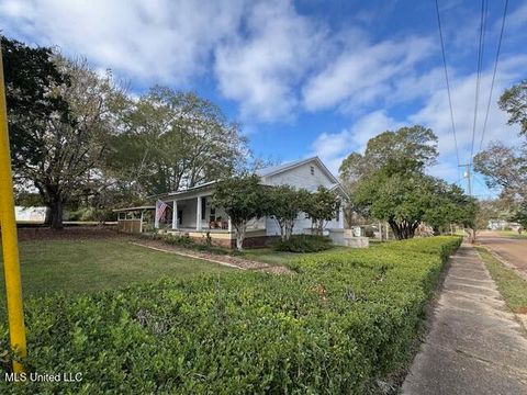 Homes For Sale - 510 Union Street<br/> Amite County, Gloster, MS 39638