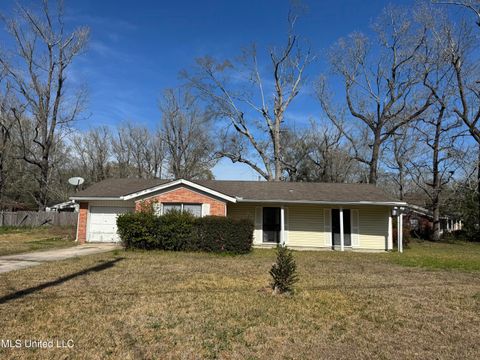 Homes For Sale - 309 S Steele Avenue<br/> Picayune, MS 39466