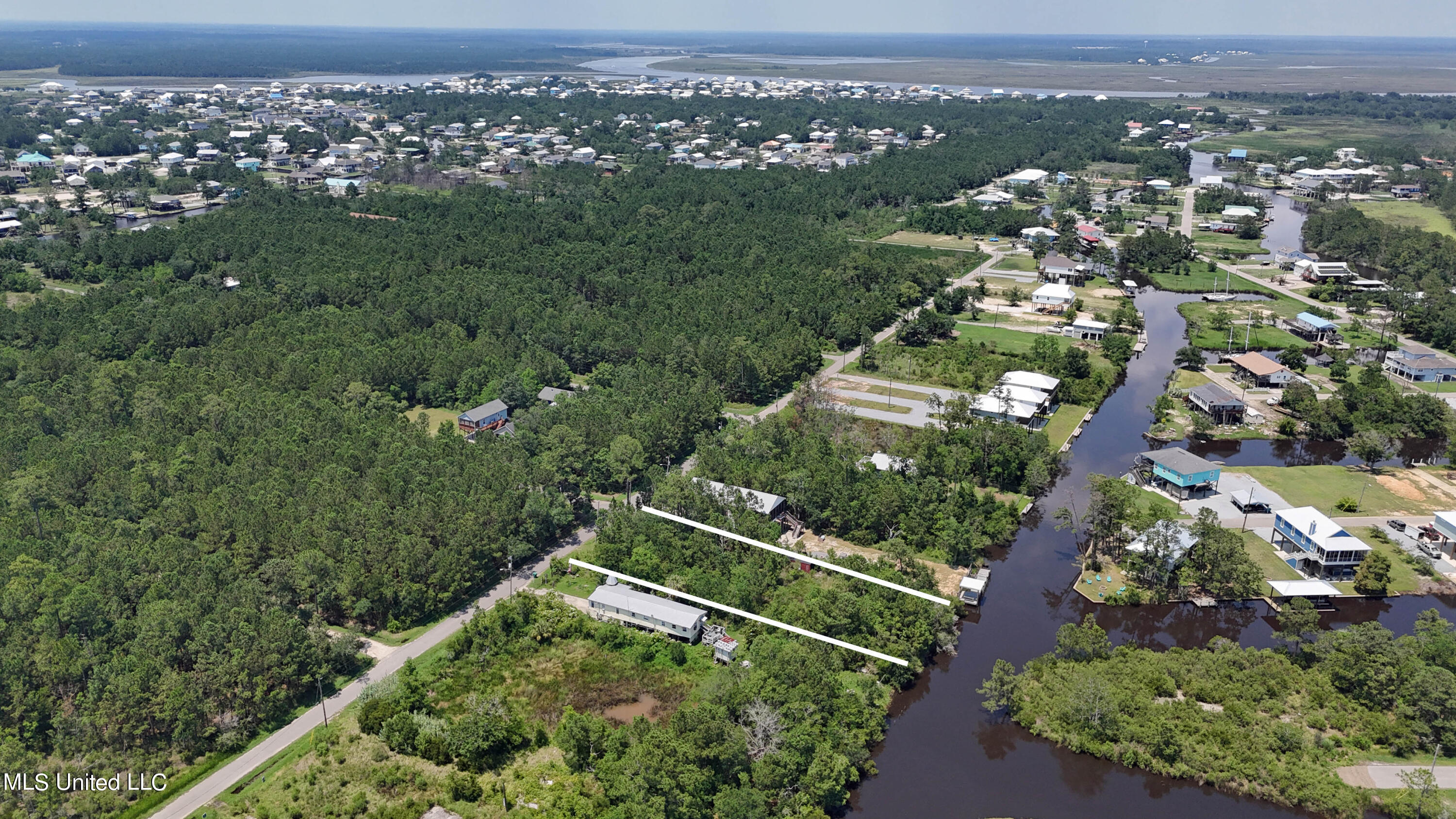 10036 E Bayou View Drive, Bay Saint Louis, Mississippi image 9