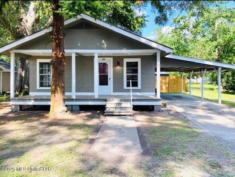 Homes For Sale - 515 S Curran Avenue<br/> Picayune, MS 39466