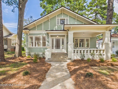 Homes For Sale - 812 Gillespie Street<br/> Hinds County, Jackson, MS 39202