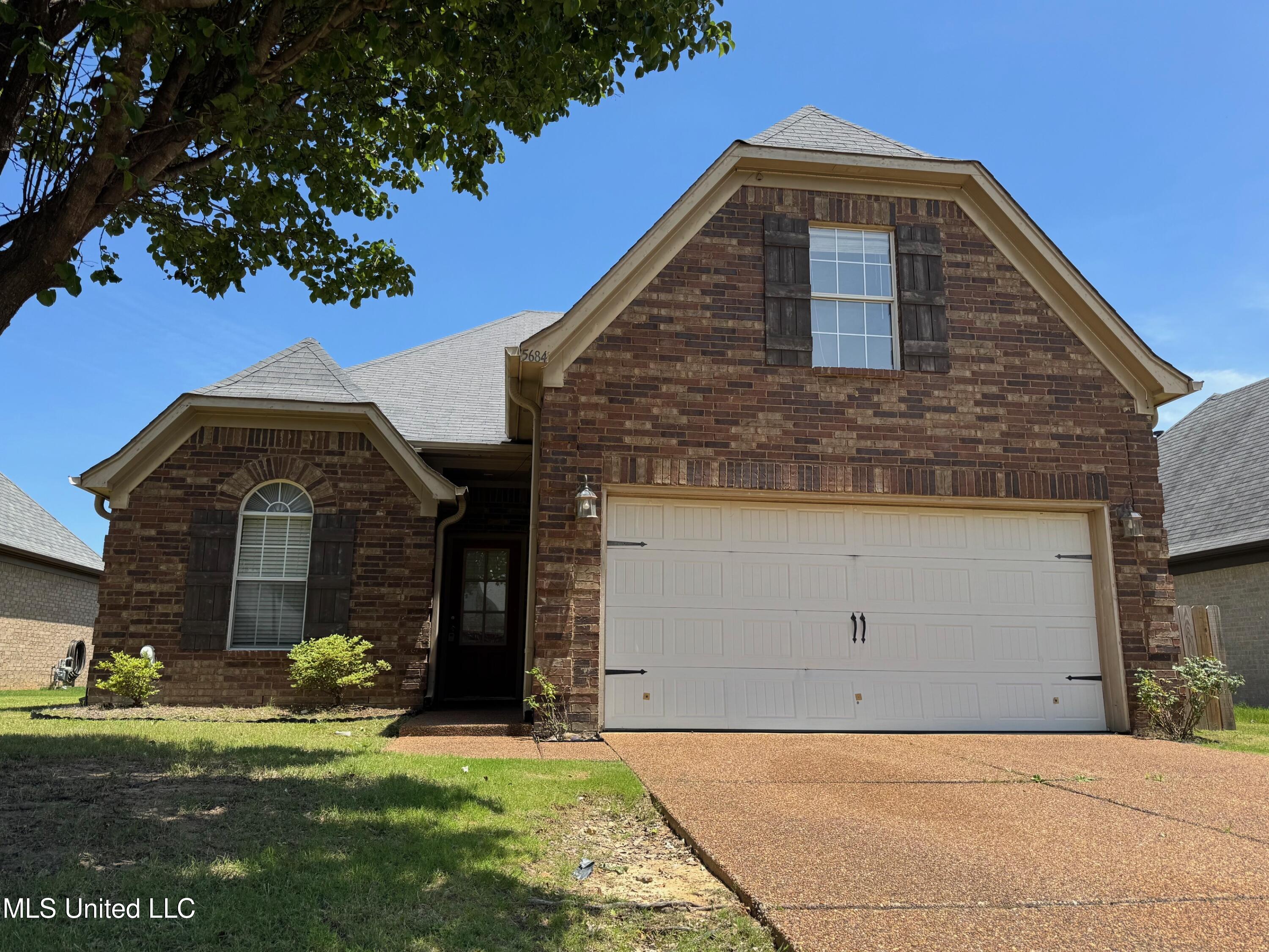 5684 E Bedford Loop, Southaven, Mississippi image 1