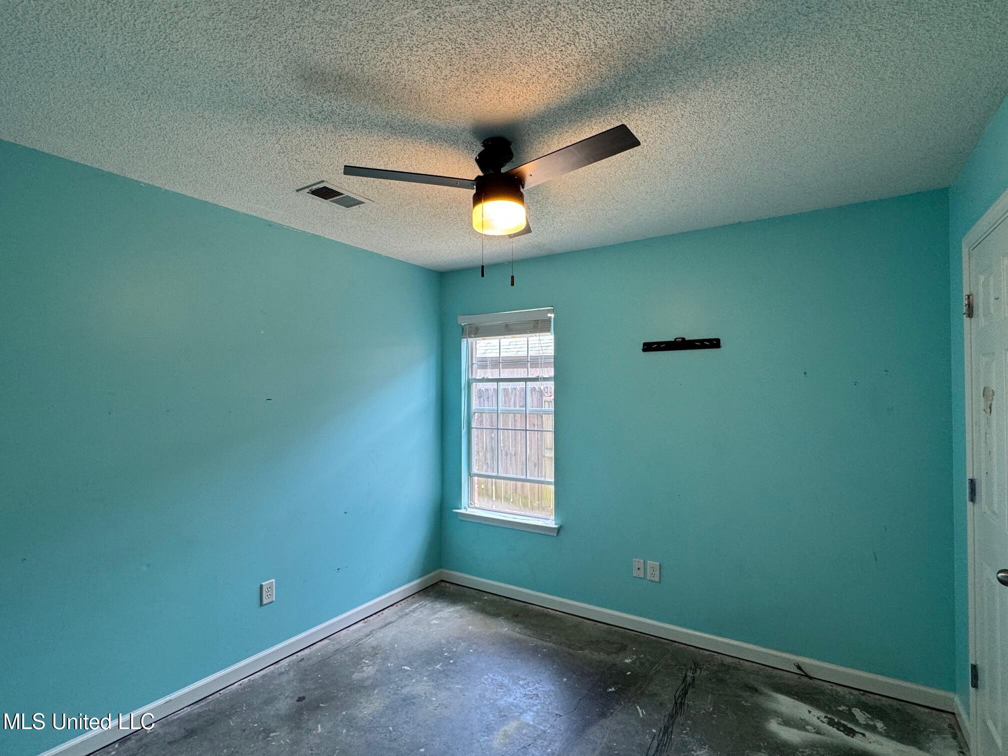 5684 E Bedford Loop, Southaven, Mississippi image 12