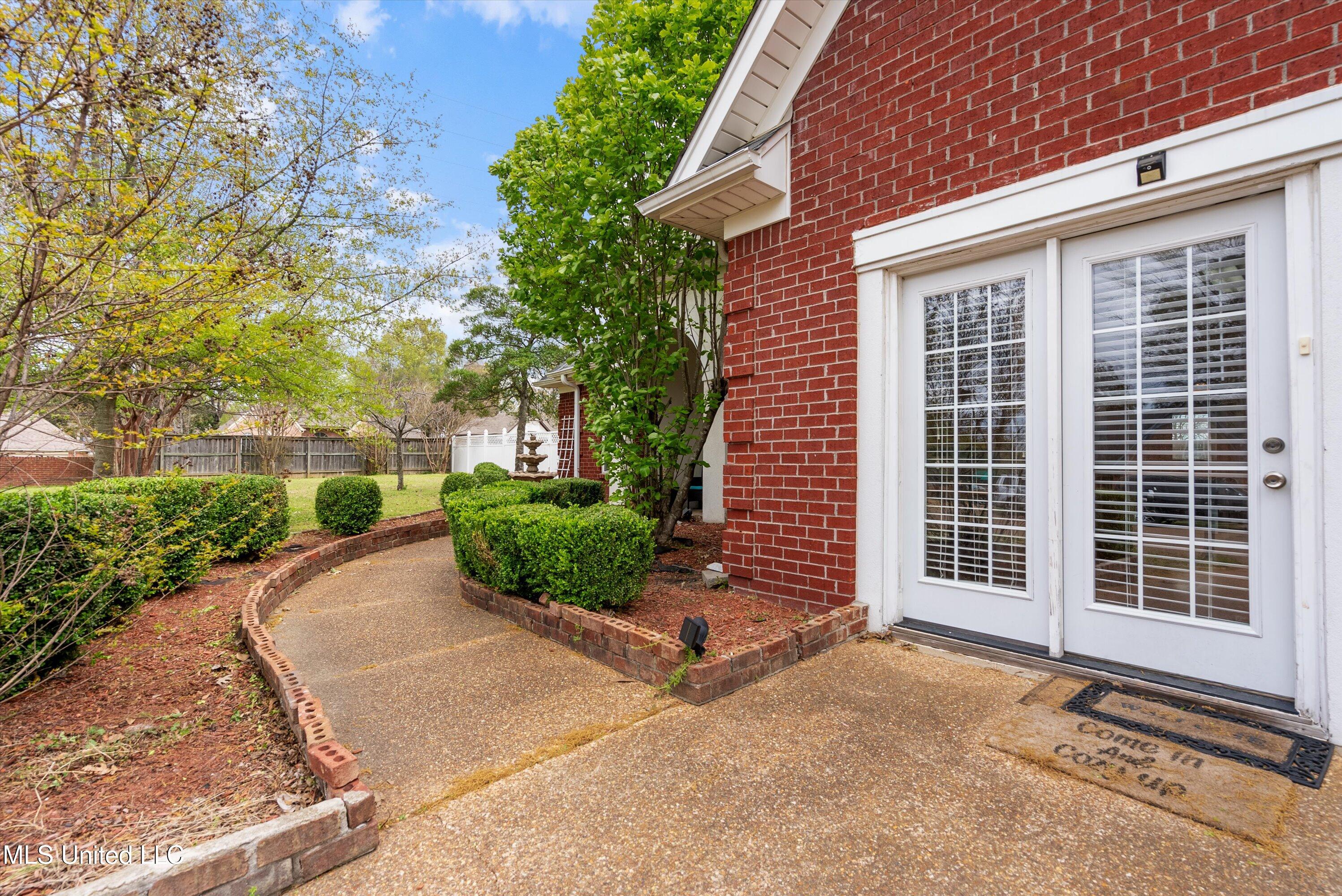 5982 Michaelson Drive, Olive Branch, Mississippi image 28