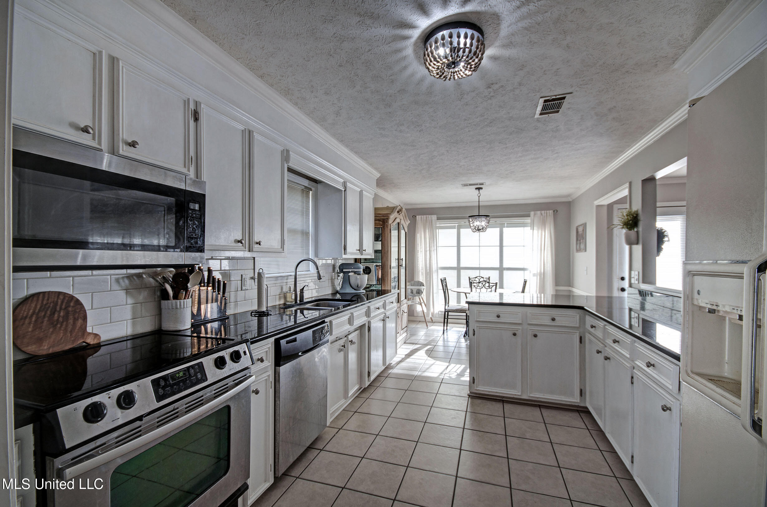 554 Brookstone Drive, Madison, Mississippi image 10