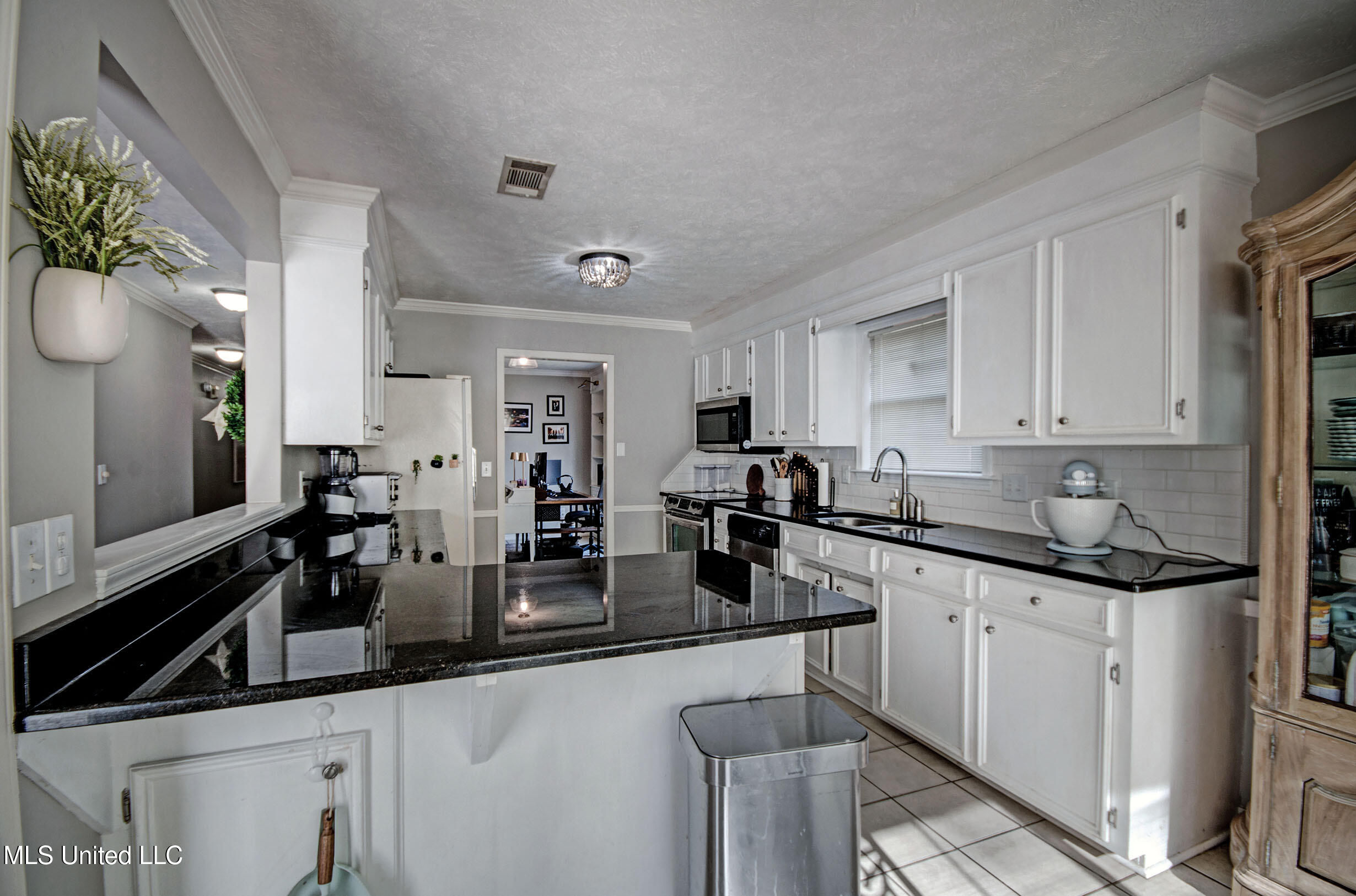 554 Brookstone Drive, Madison, Mississippi image 8