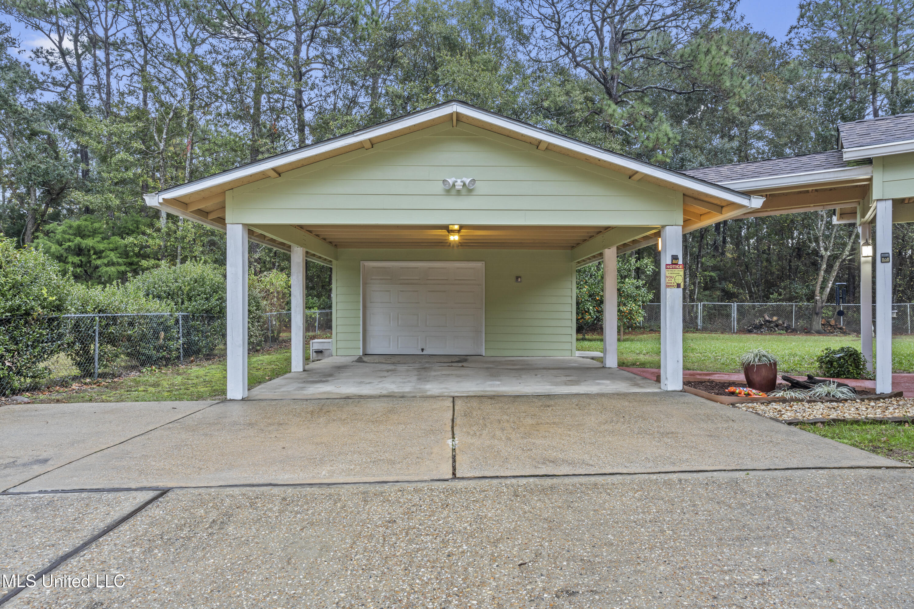 6708 Red Bud Lane, Ocean Springs, Mississippi image 36