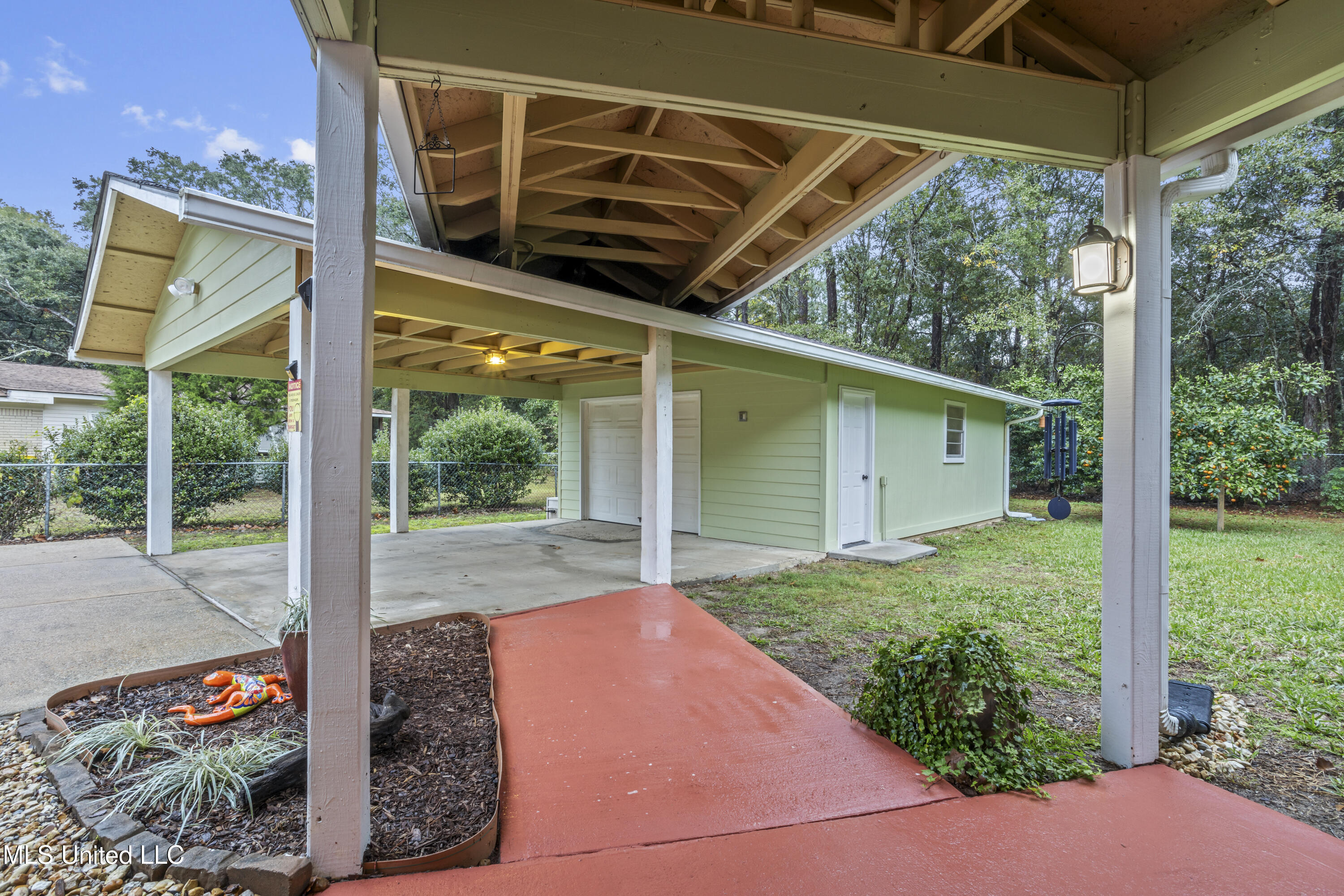 6708 Red Bud Lane, Ocean Springs, Mississippi image 37