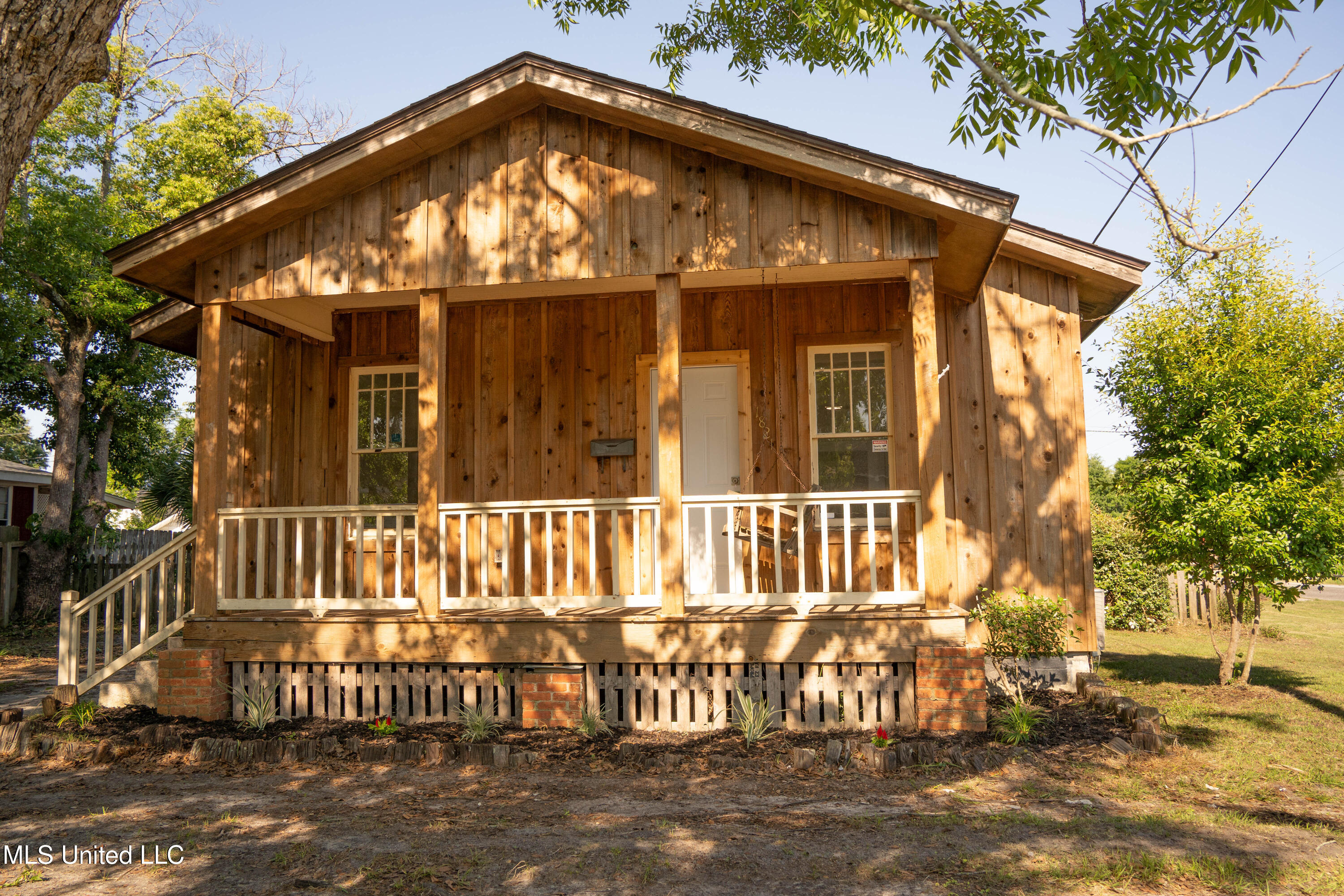 1821 19th Avenue, Gulfport, Mississippi image 1