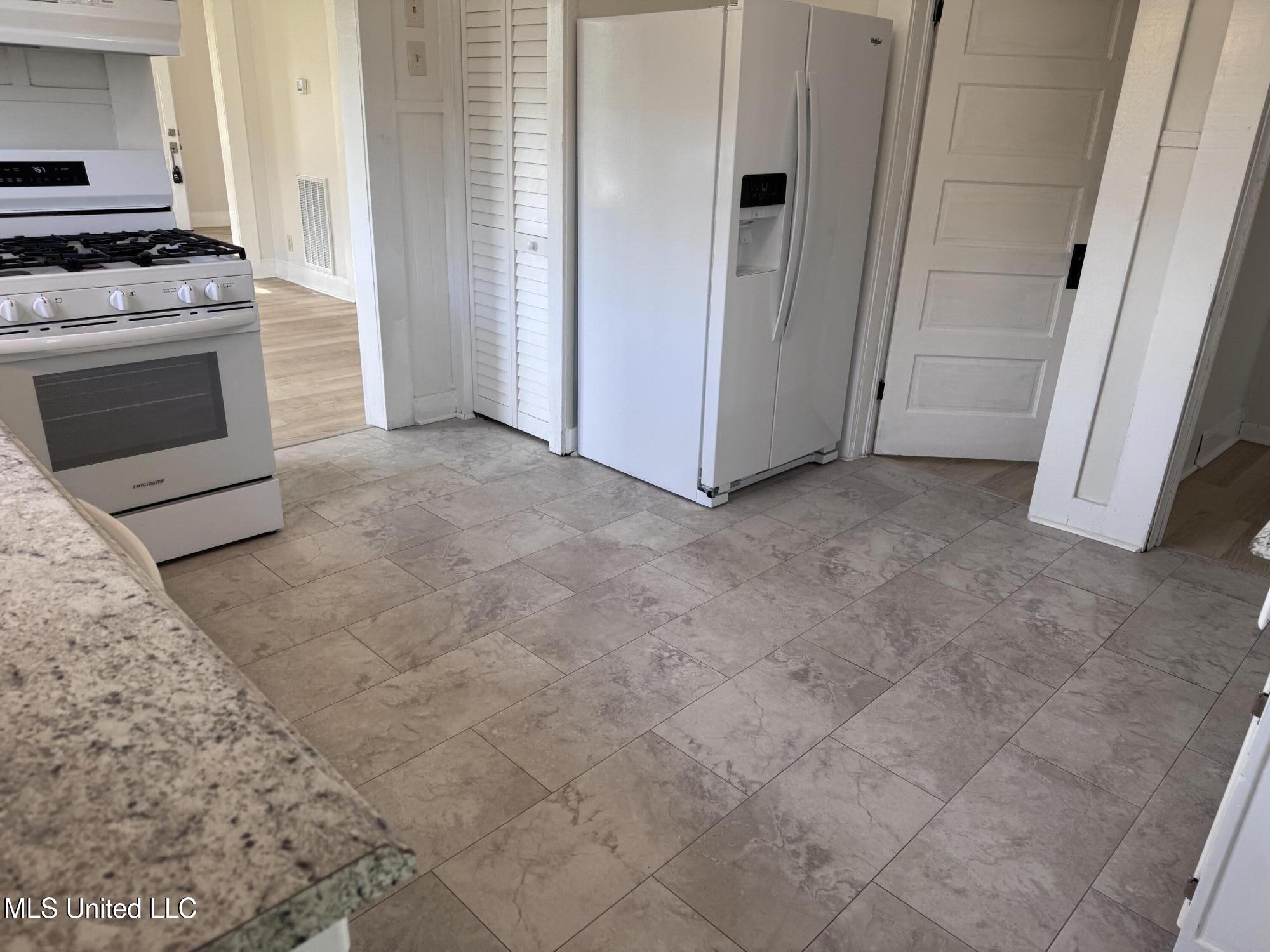 1821 19th Avenue, Gulfport, Mississippi image 13
