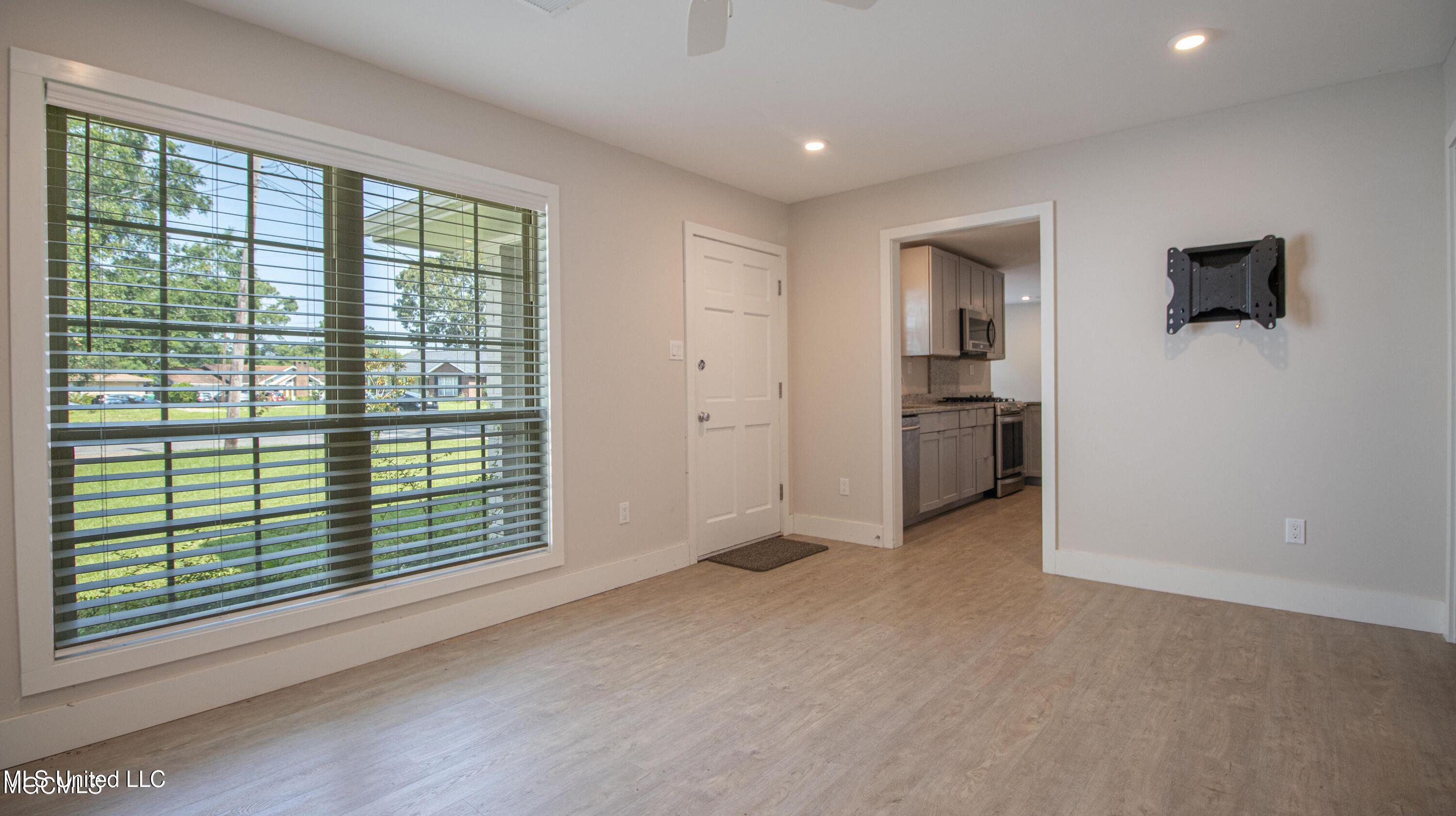 9 Hartford Place, Gulfport, Mississippi image 3