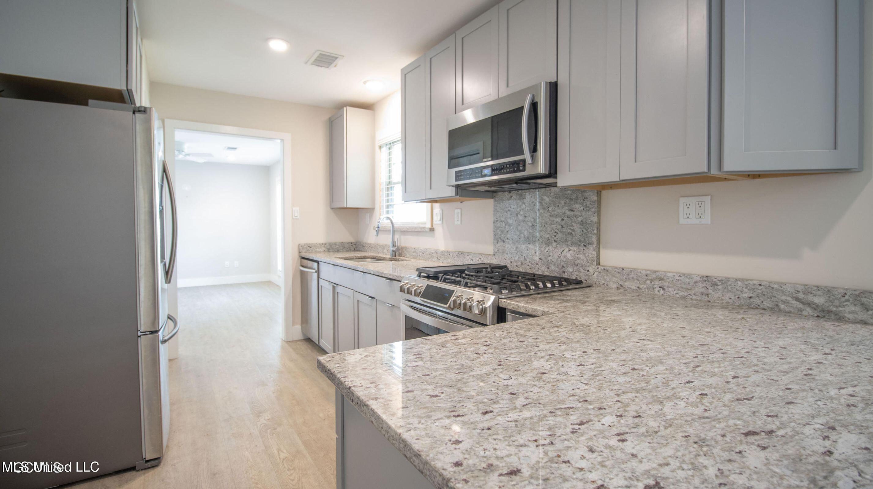 9 Hartford Place, Gulfport, Mississippi image 5