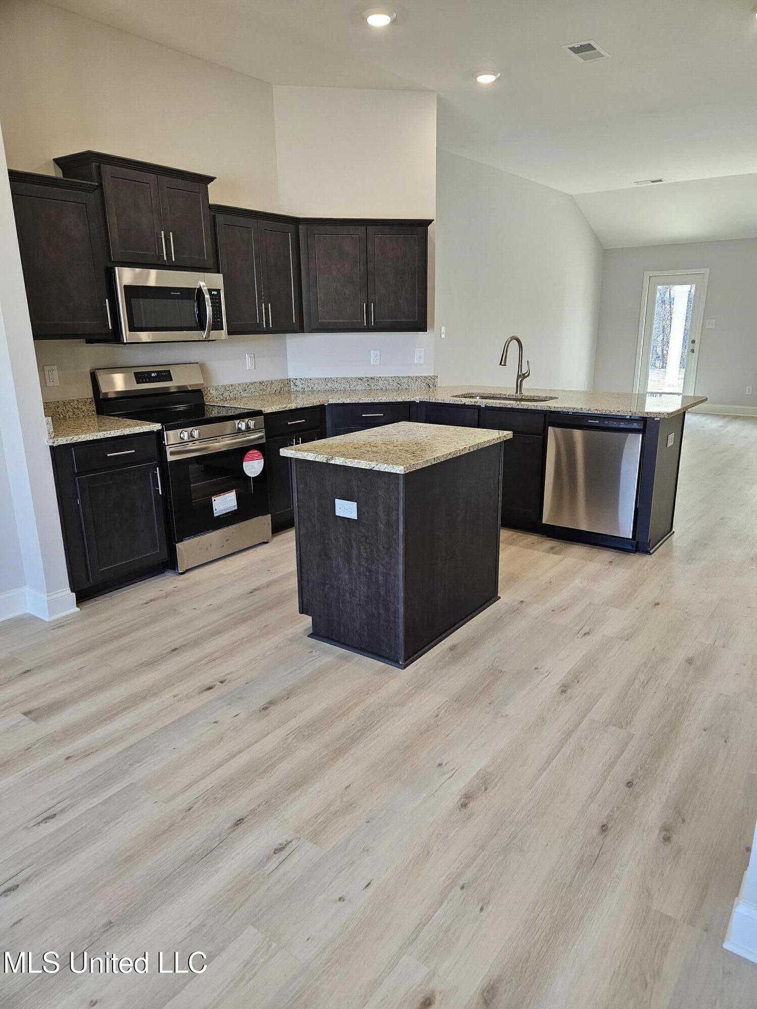 3493 Jaguar Boulevard, Southaven, Mississippi image 4