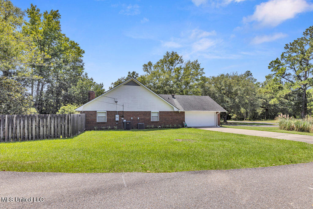 8342 Kahala Drive, Diamondhead, Mississippi image 4