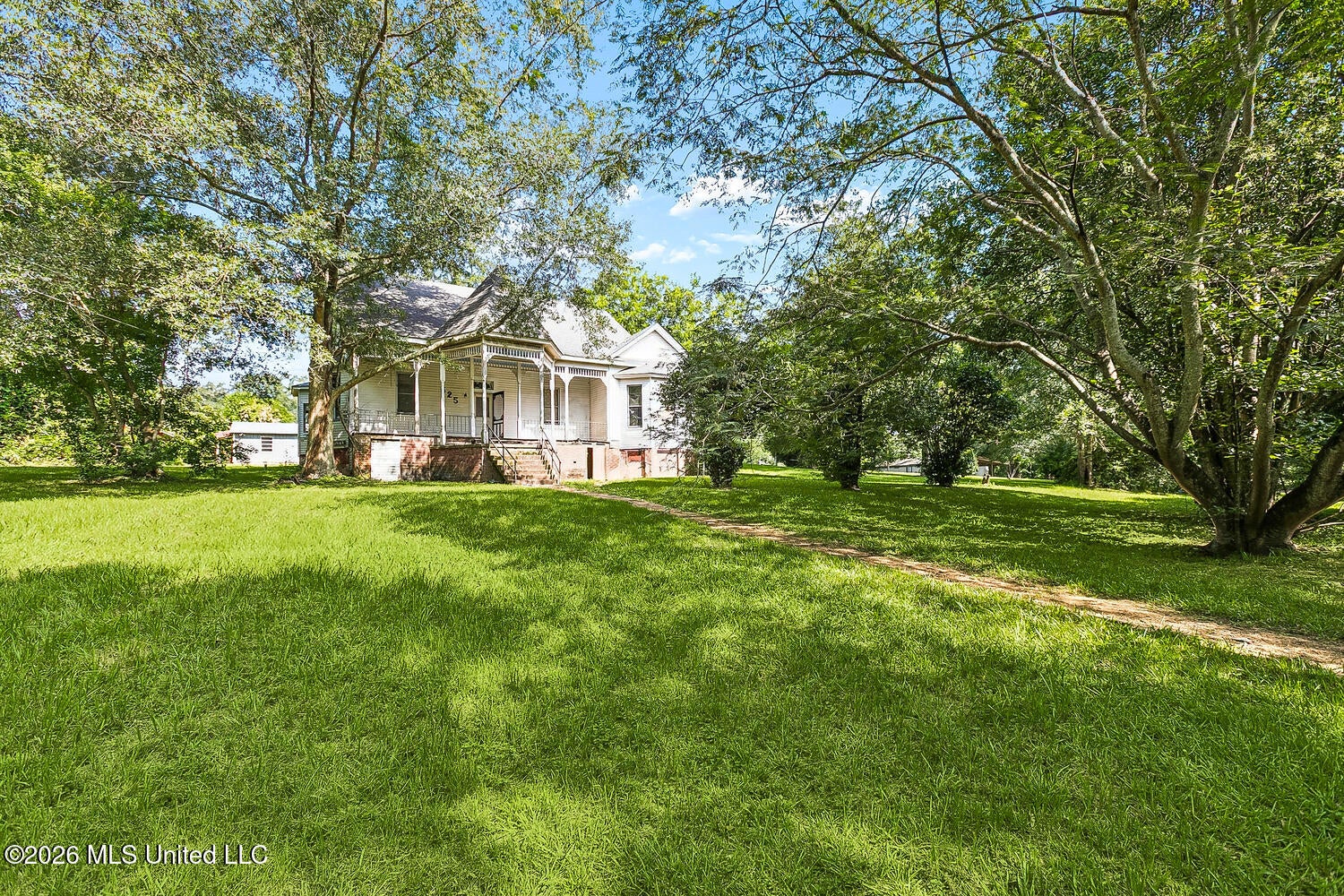 525 W Railroad Avenue