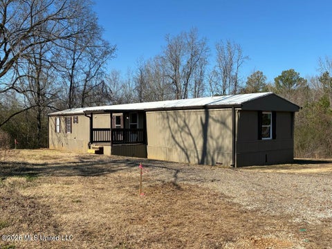 Mobile Home For Sale - 1055 County Road 222<br/> Blue Springs, MS 38828