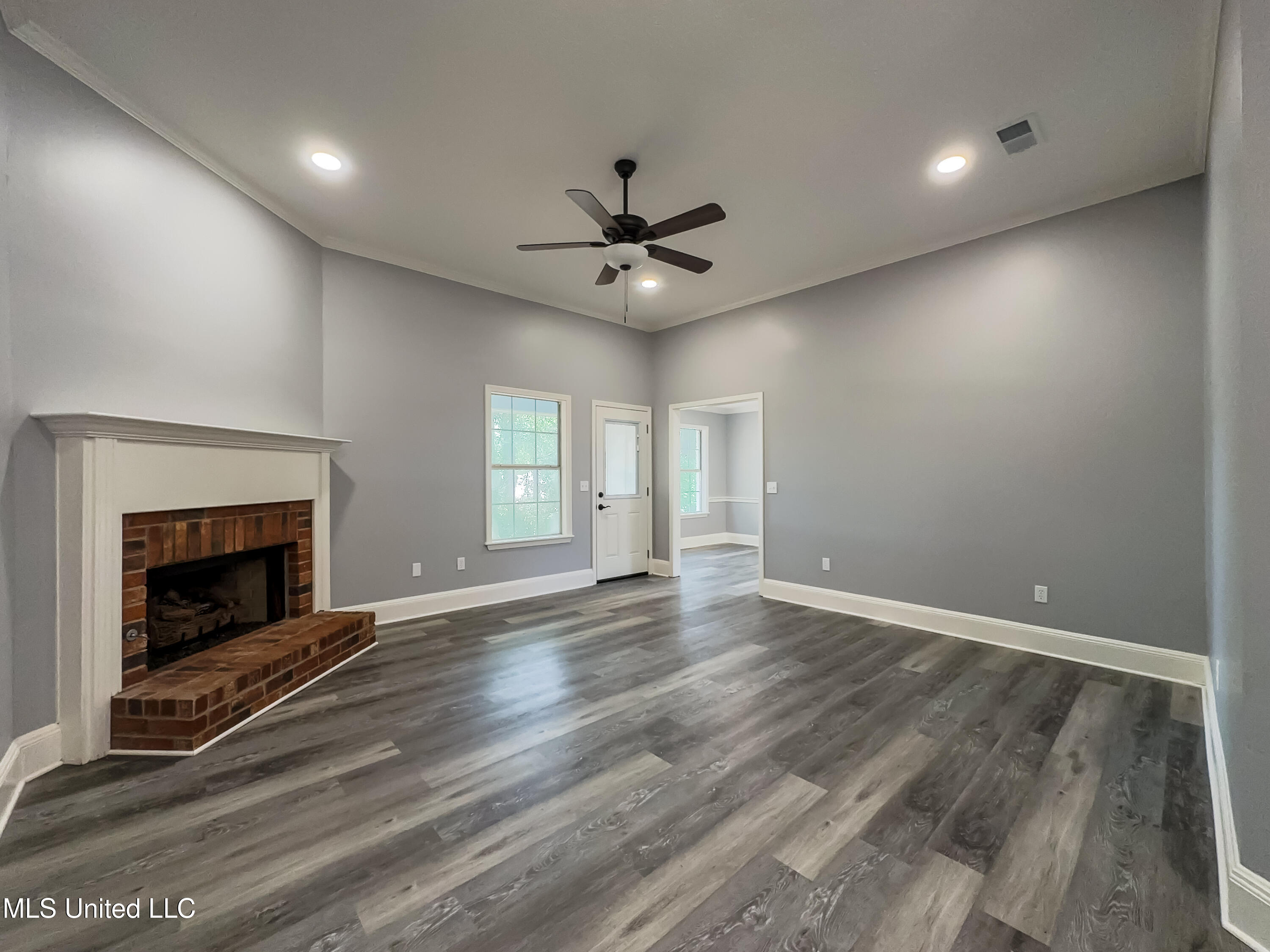 406 Twisted Oak Cove, Richland, Mississippi image 4