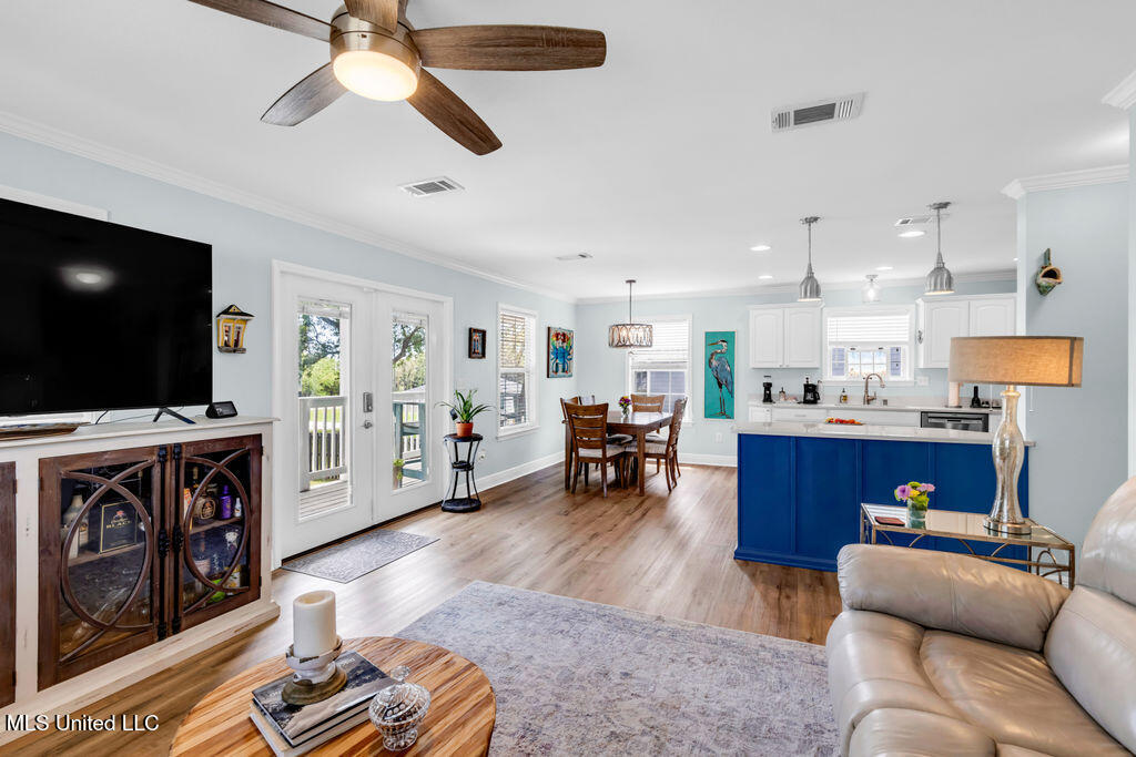 421 E 4th Street, Long Beach, Mississippi image 9