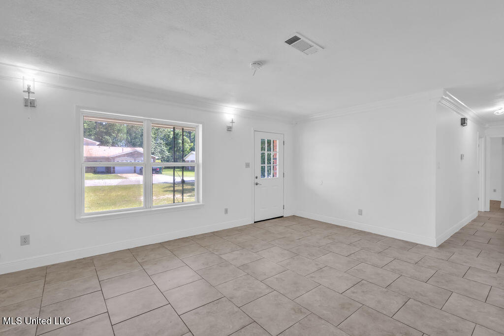 1732 Thomas Jefferson Drive, Biloxi, Mississippi image 2