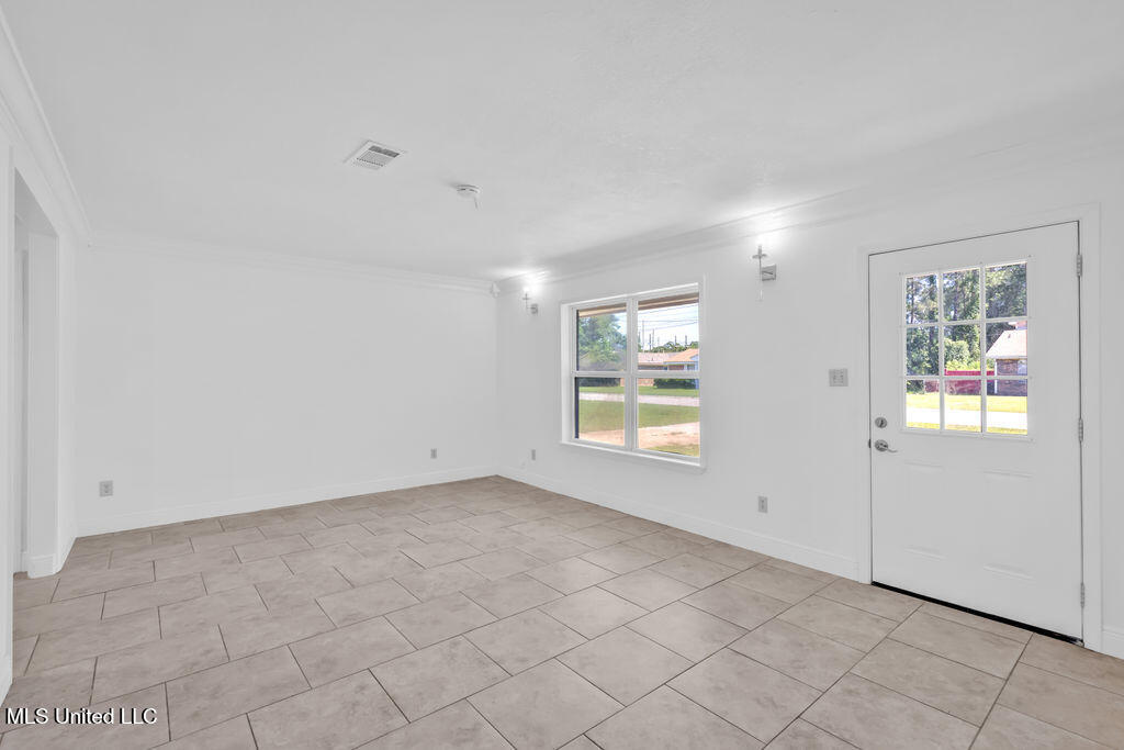1732 Thomas Jefferson Drive, Biloxi, Mississippi image 4