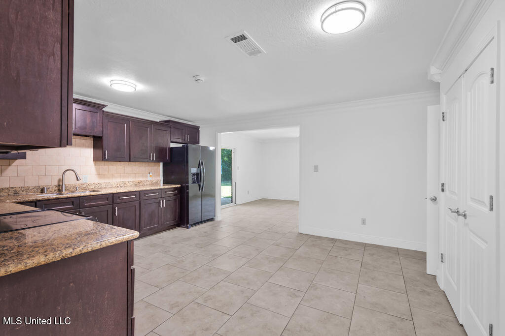 1732 Thomas Jefferson Drive, Biloxi, Mississippi image 6