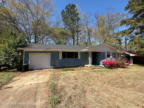 Homes For Sale - 2813 Marydale Drive<br/> Jackson, MS 39212