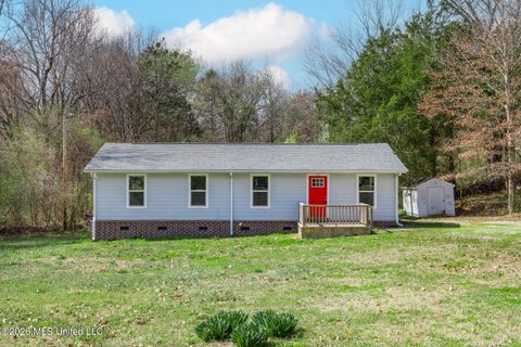 Homes For Sale - 117 Interstate Hwy Farm Rd<br/> Marshall County, Byhalia, MS 38611