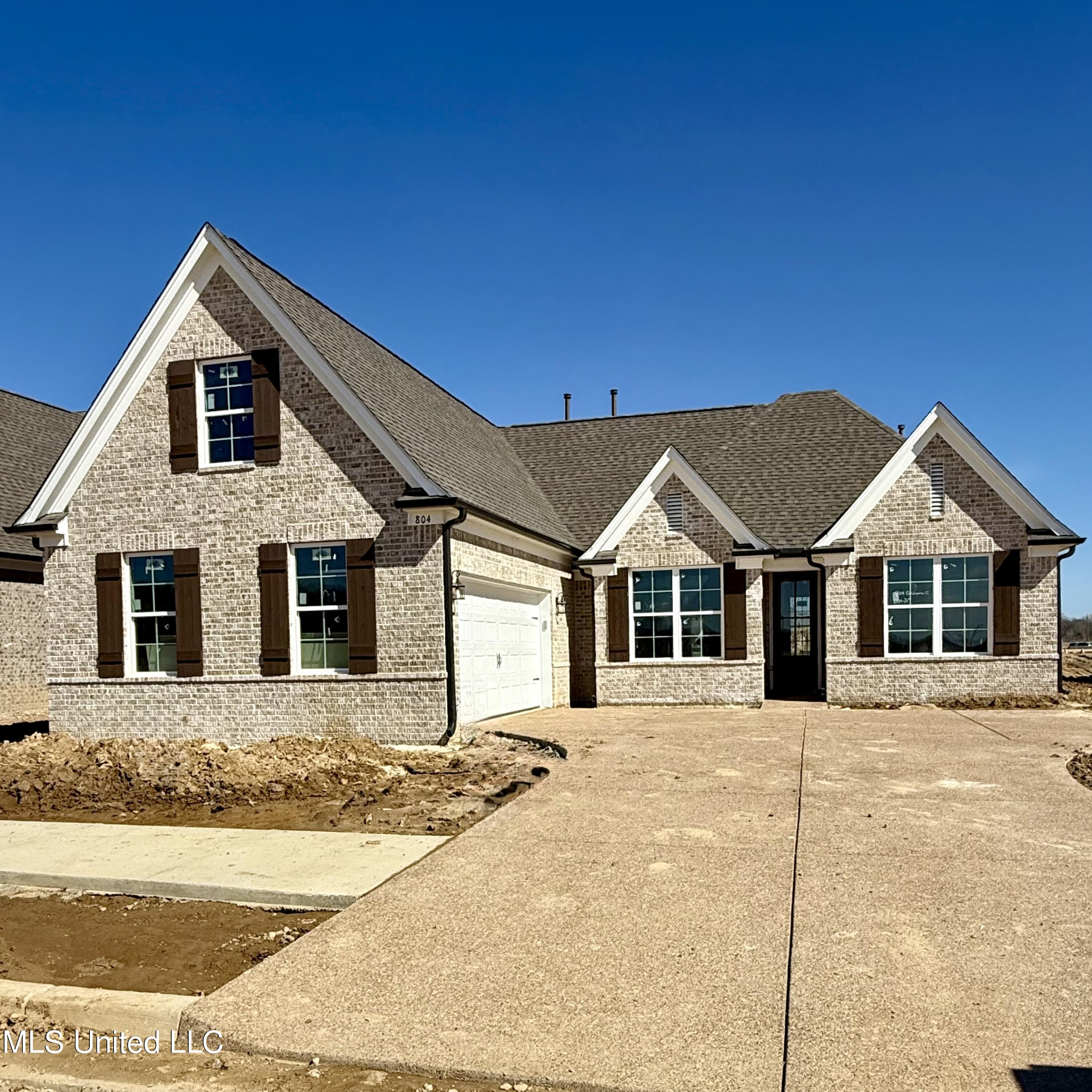 804 Coahoma Court, Nesbit, Mississippi image 2