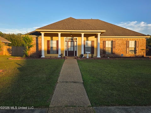Homes For Sale - 337 Towne Street<br/> Brandon, MS 39042