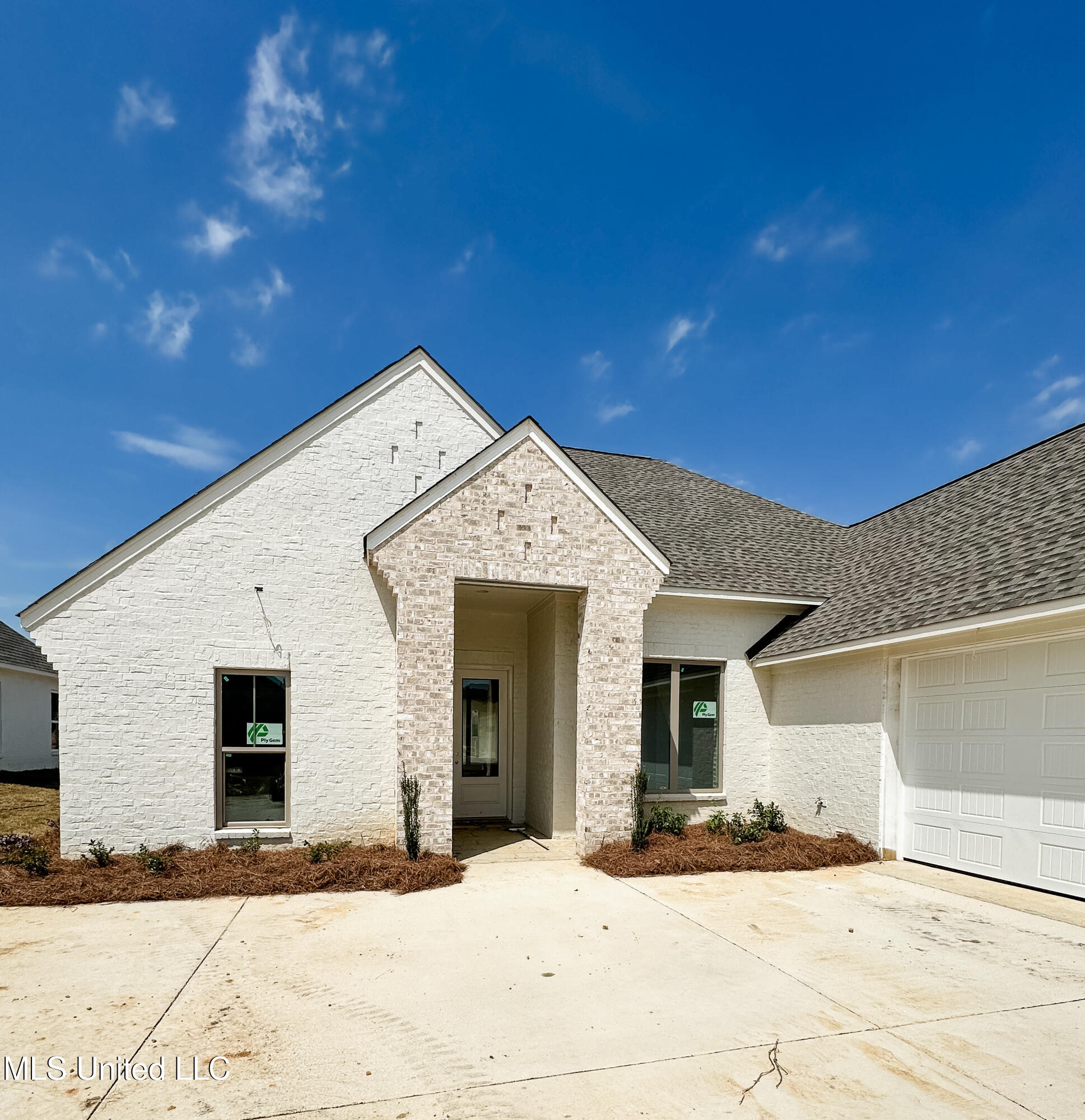 429 Aurora Circle, Canton, Mississippi image 1