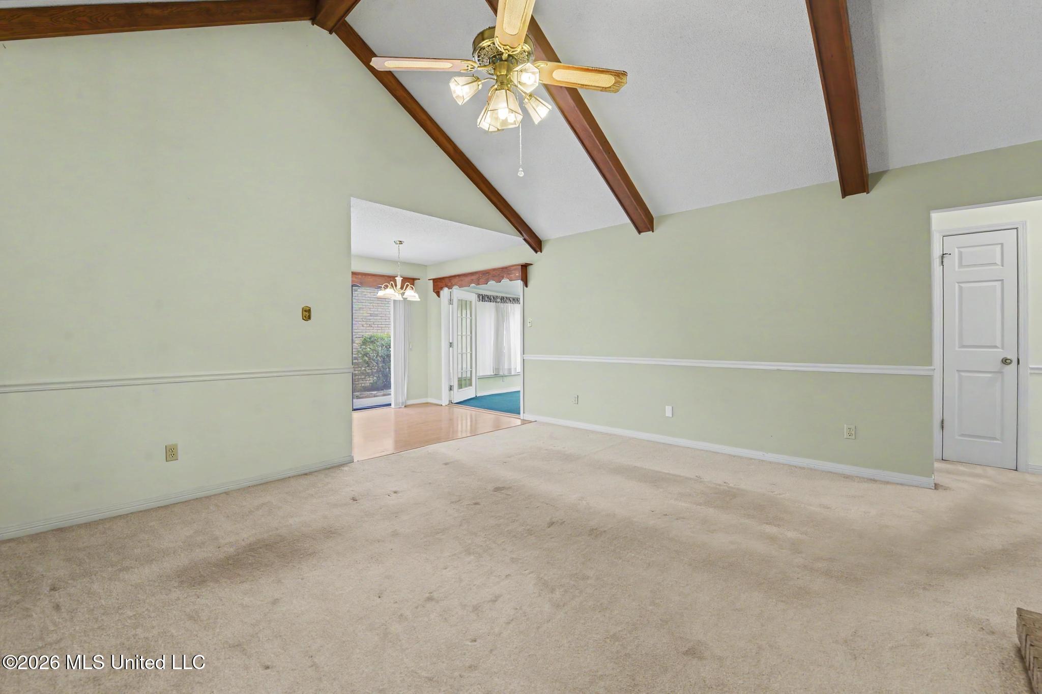 842 Ravenwood Court