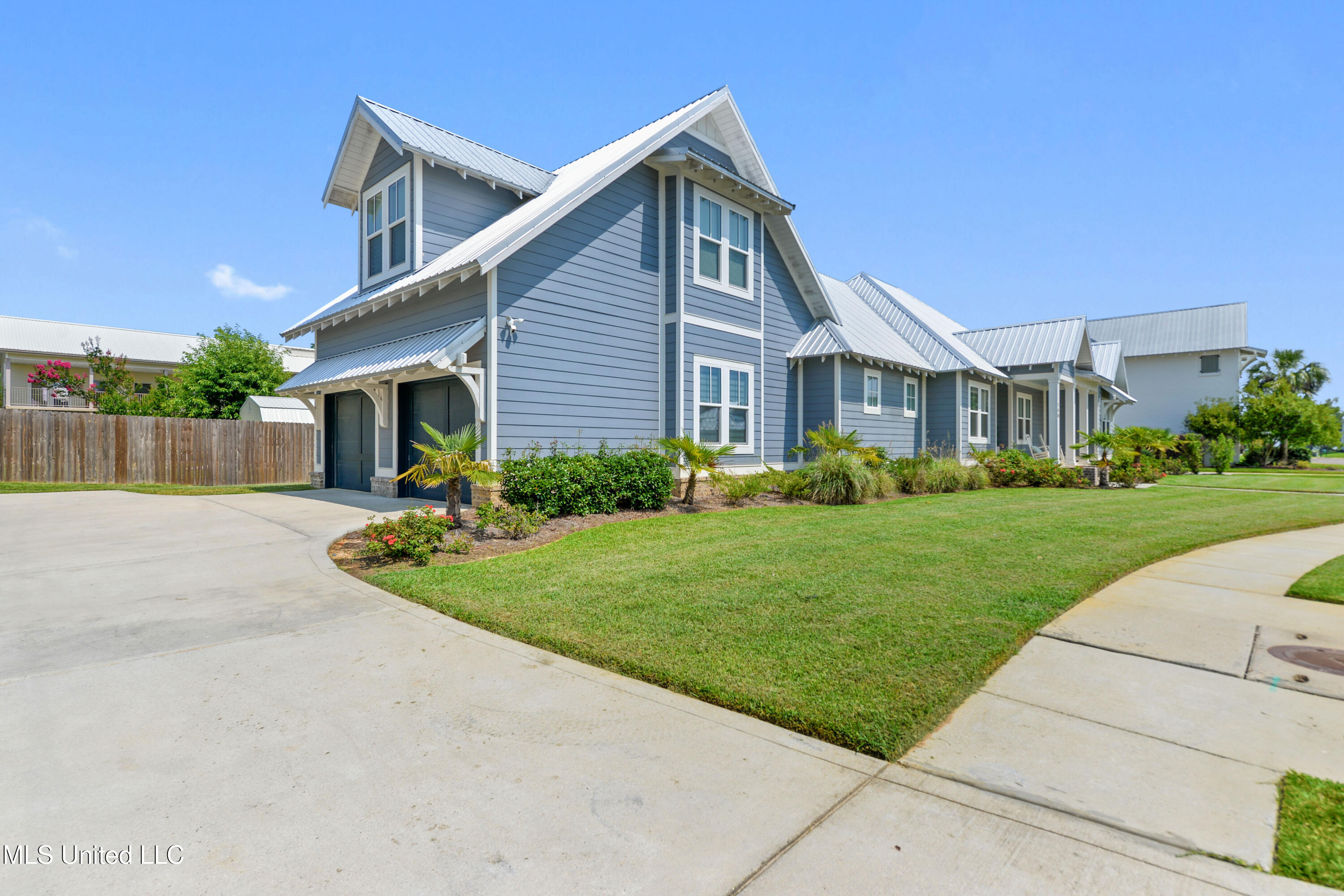 140 Seaside Drive, Ocean Springs, Mississippi image 3