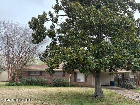 Homes For Sale - 1212 Park Center Drive<br/> Clarksdale, MS 38614