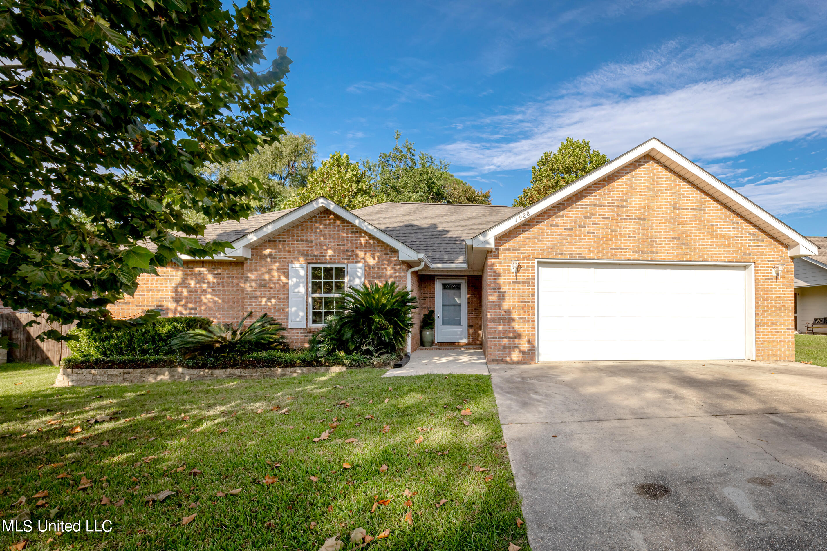 1928 Bayside Drive, Biloxi, Mississippi image 1